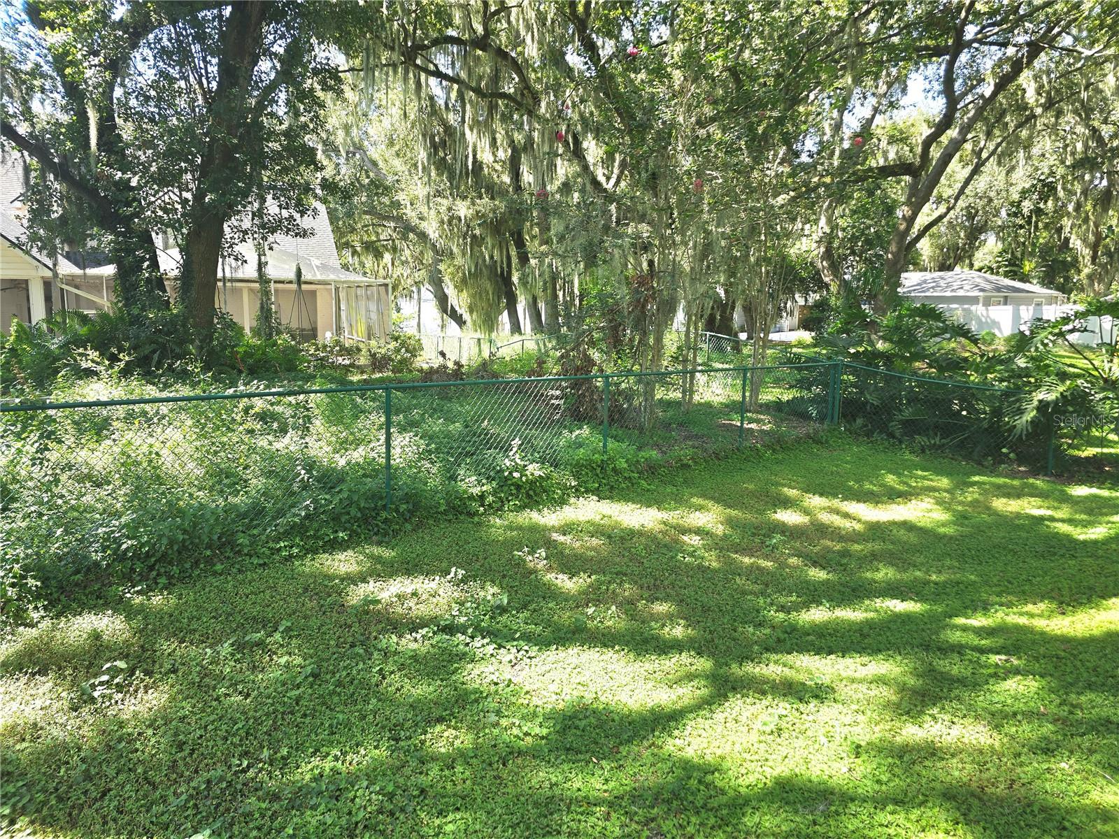 Image 44 of 54 For 909 Heatherbrook Drive