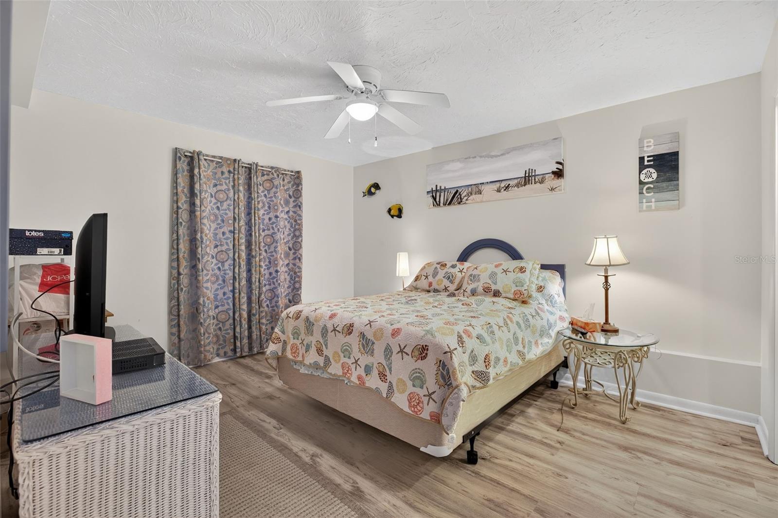 Image 21 of 30 For 12760 Indian Rocks Road 1049