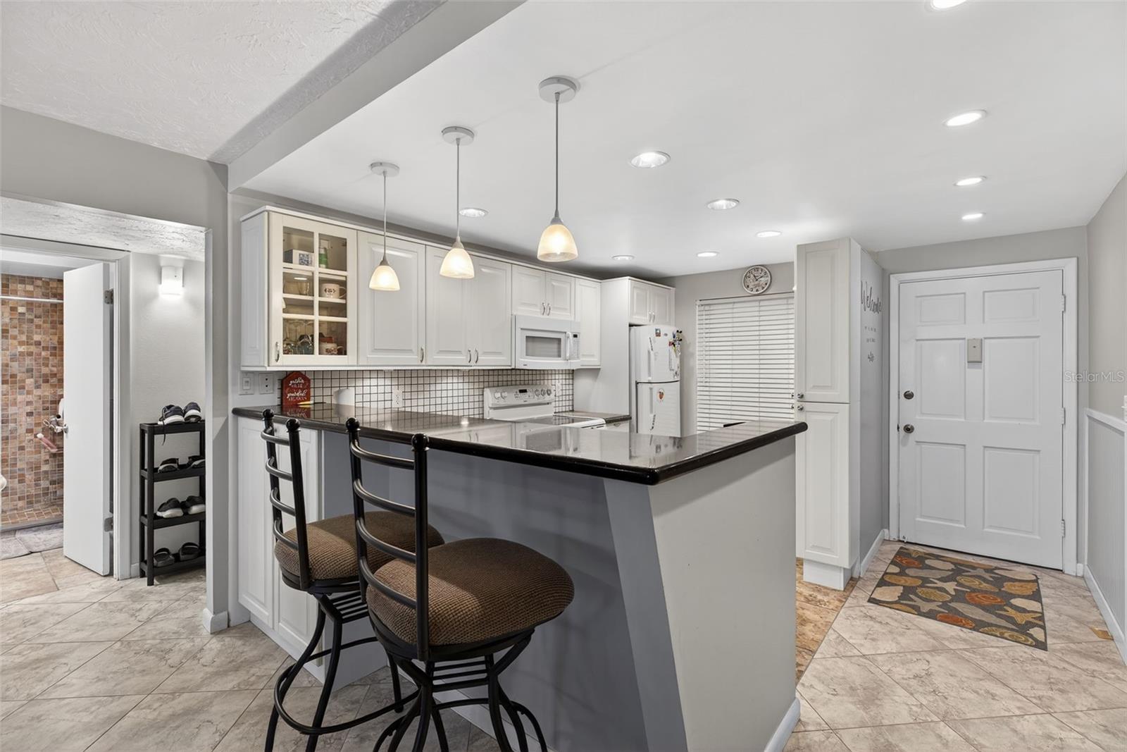 Image 4 of 30 For 12760 Indian Rocks Road 1049