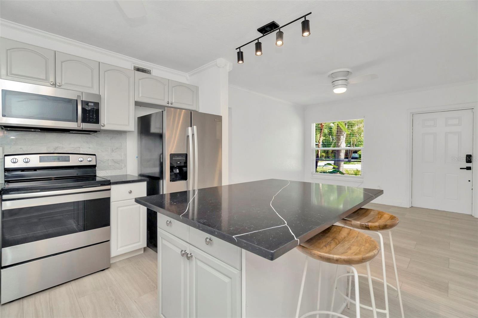Image 18 of 34 For 3520 Price Avenue