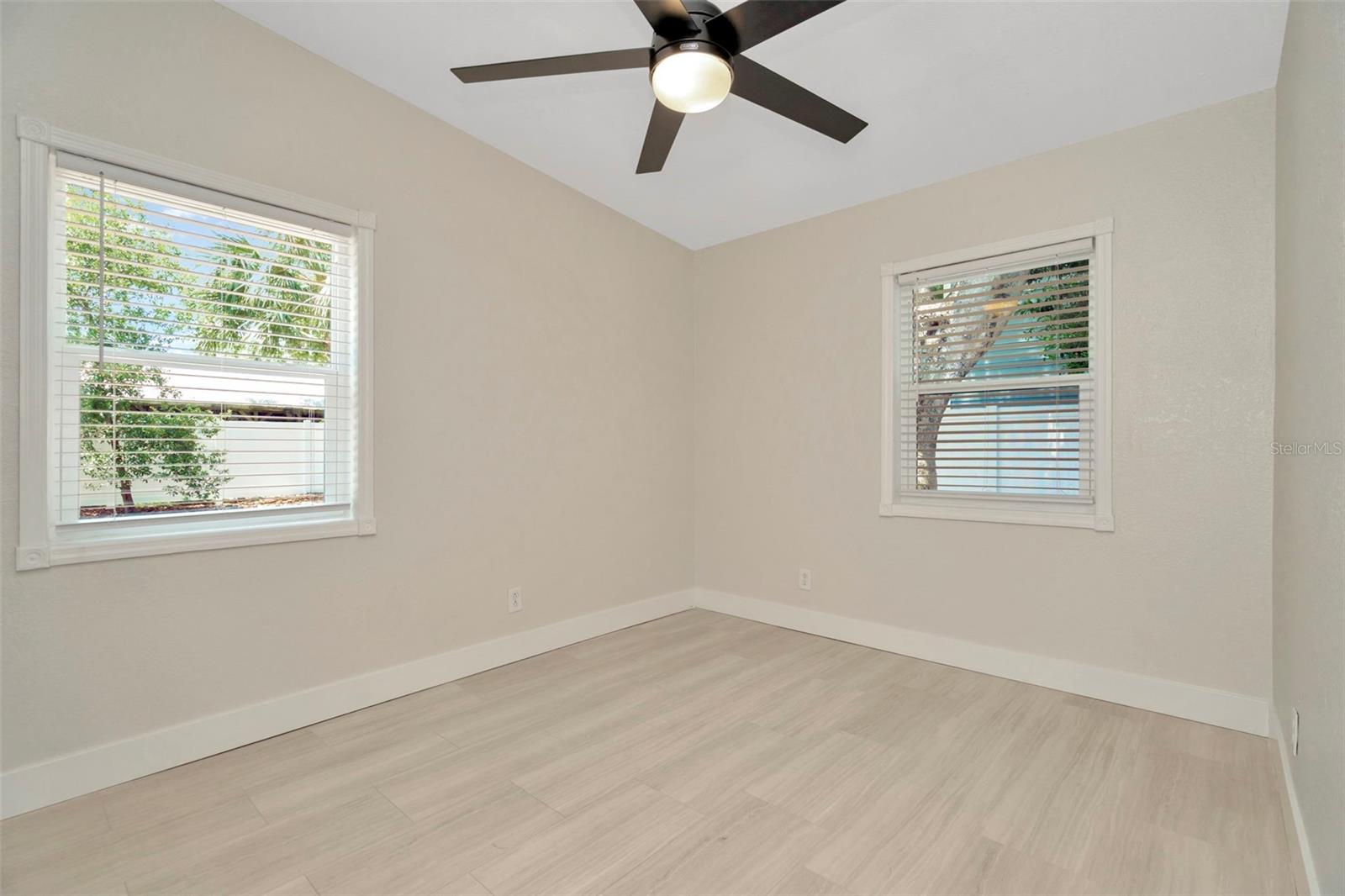 Image 23 of 34 For 3520 Price Avenue
