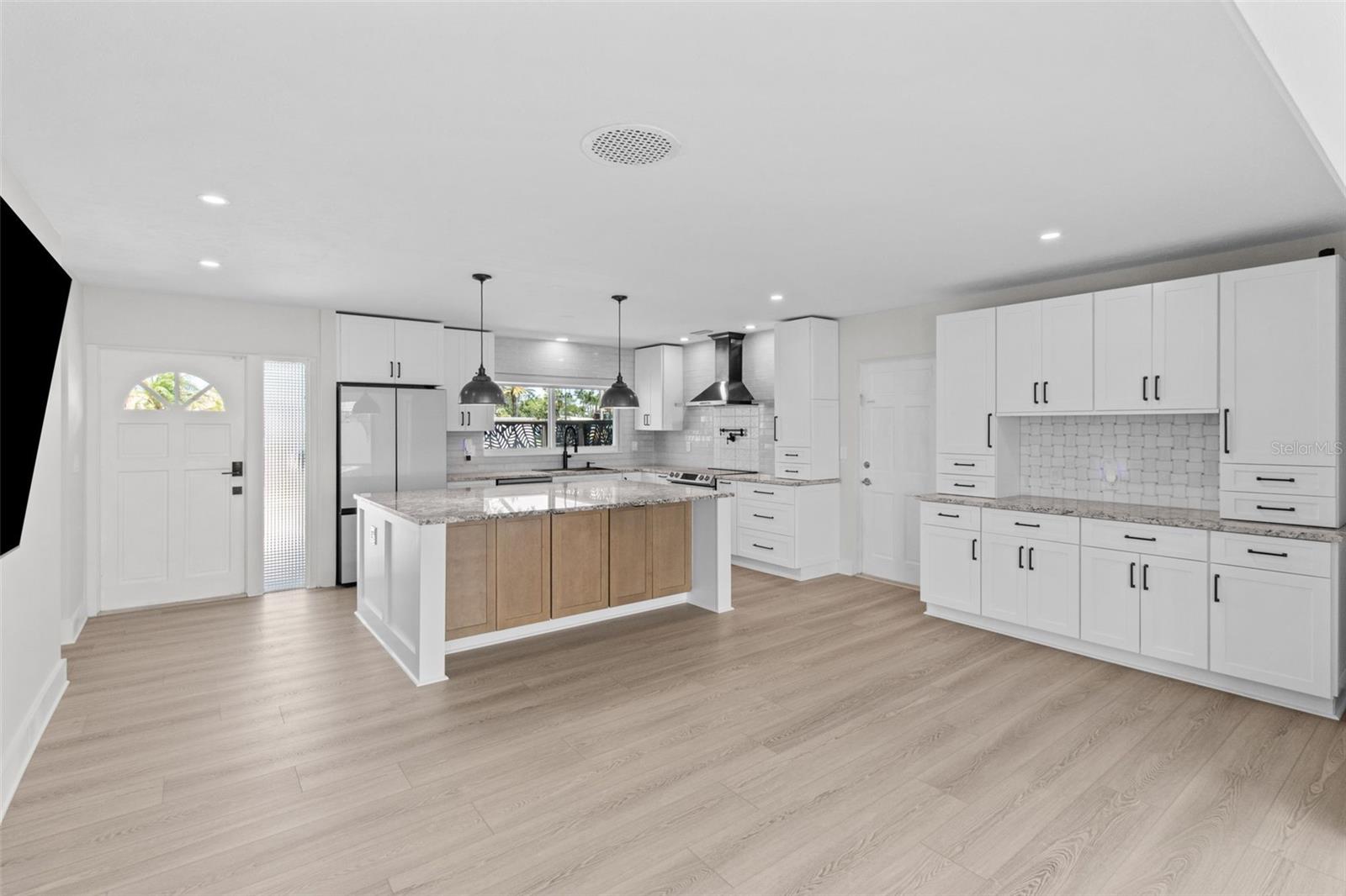 Image 10 of 39 For 2 79th Street S