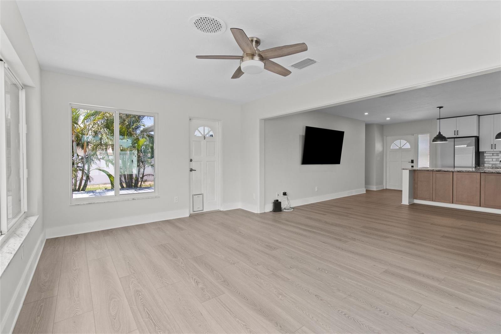 Image 13 of 39 For 2 79th Street S