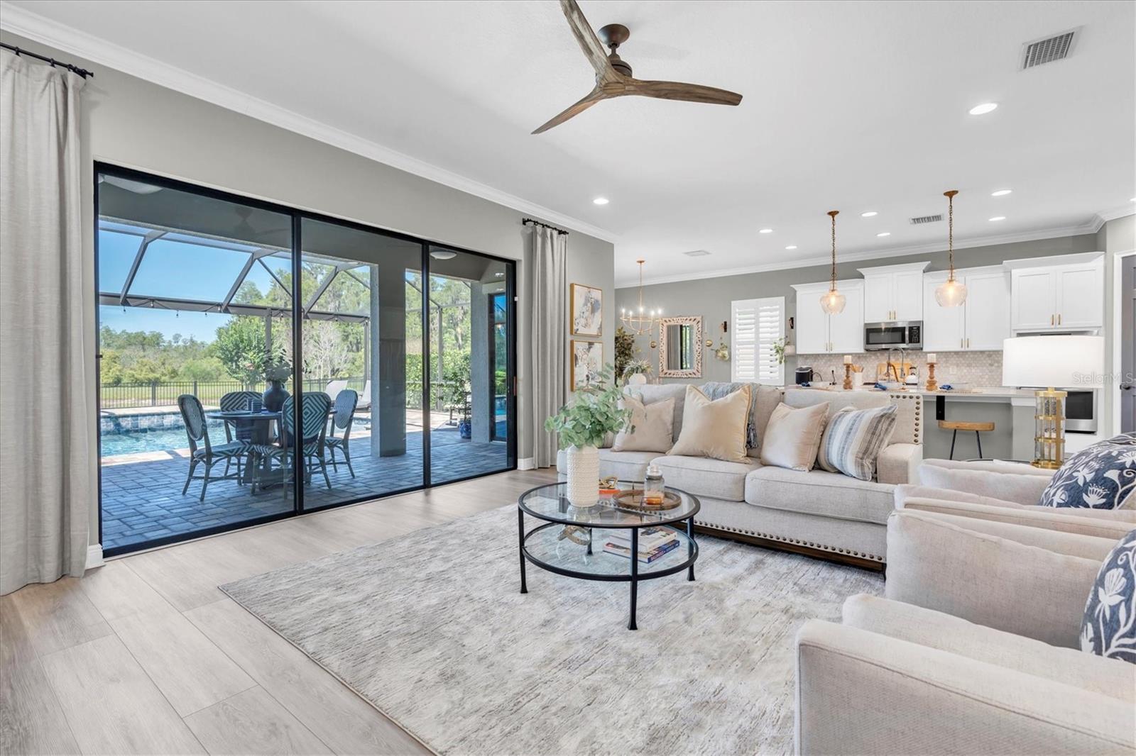 Listing photo id 15 for 3477 Barbour Trail