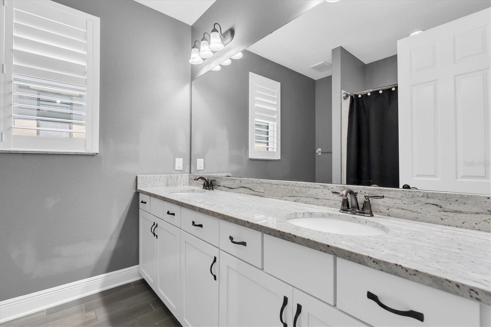 Listing photo id 36 for 3477 Barbour Trail
