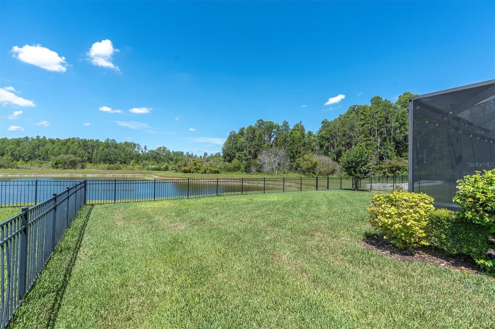 Listing photo id 51 for 3477 Barbour Trail