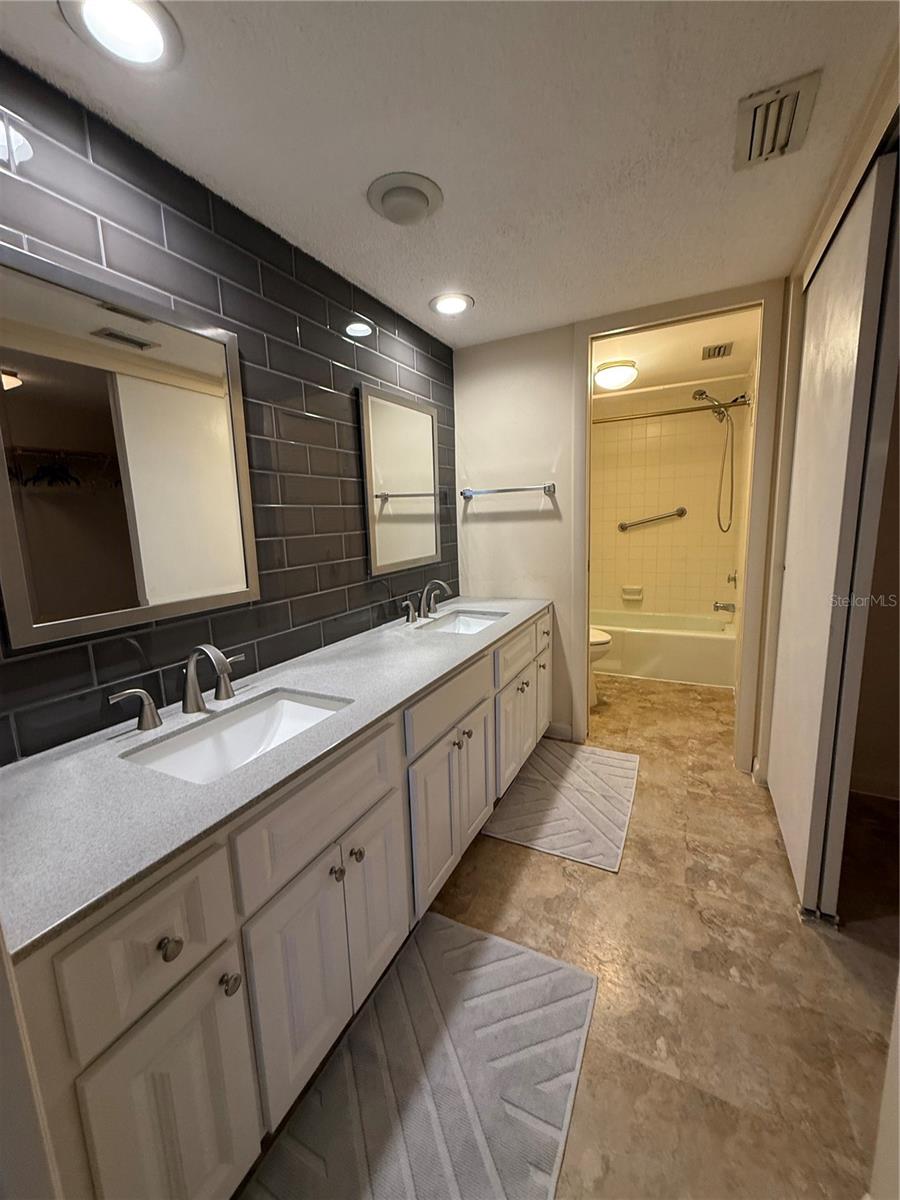 Image 20 of 29 For 225 Country Club Drive 1506