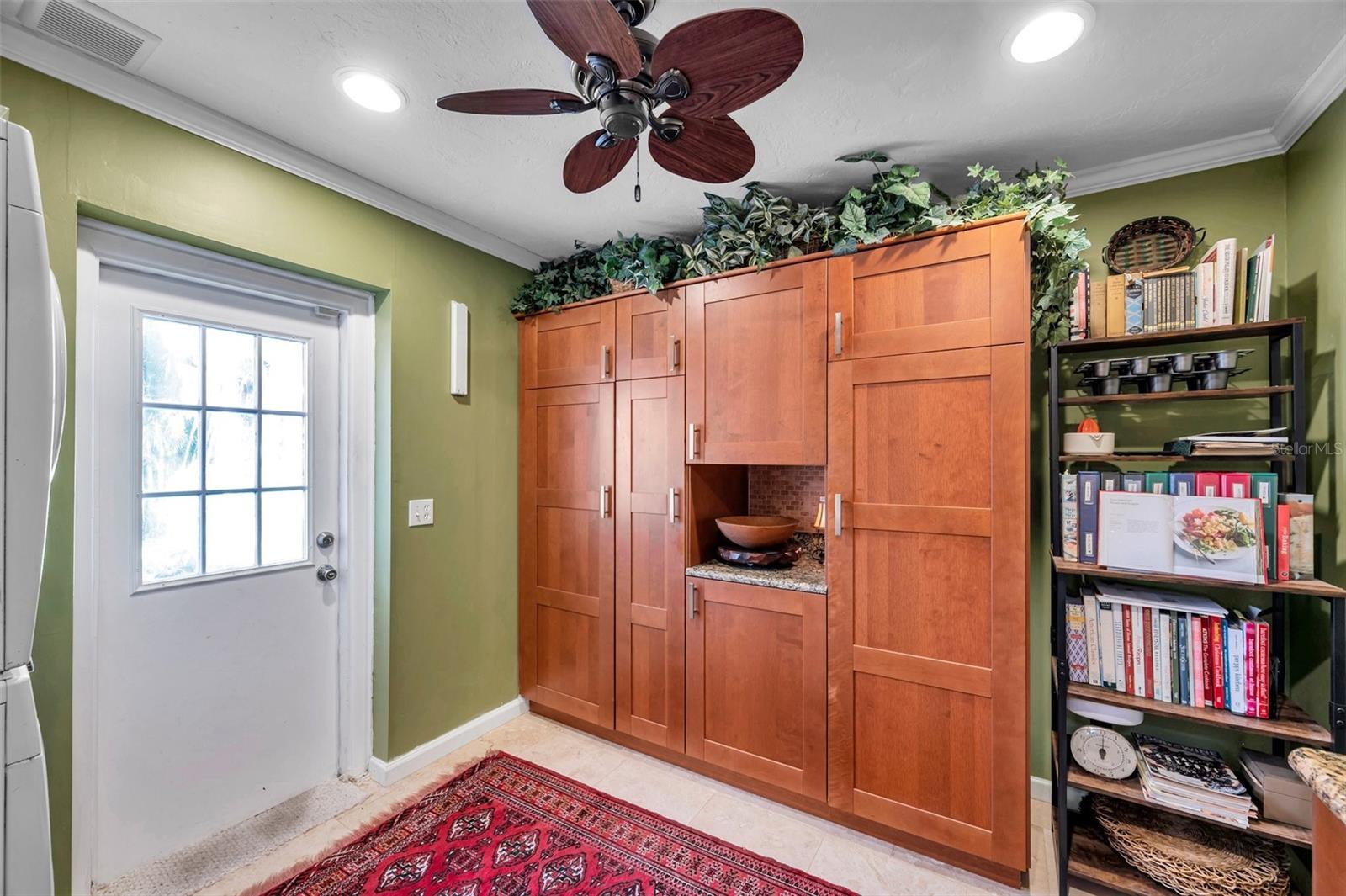 Image 16 of 51 For 3898 49th Avenue S