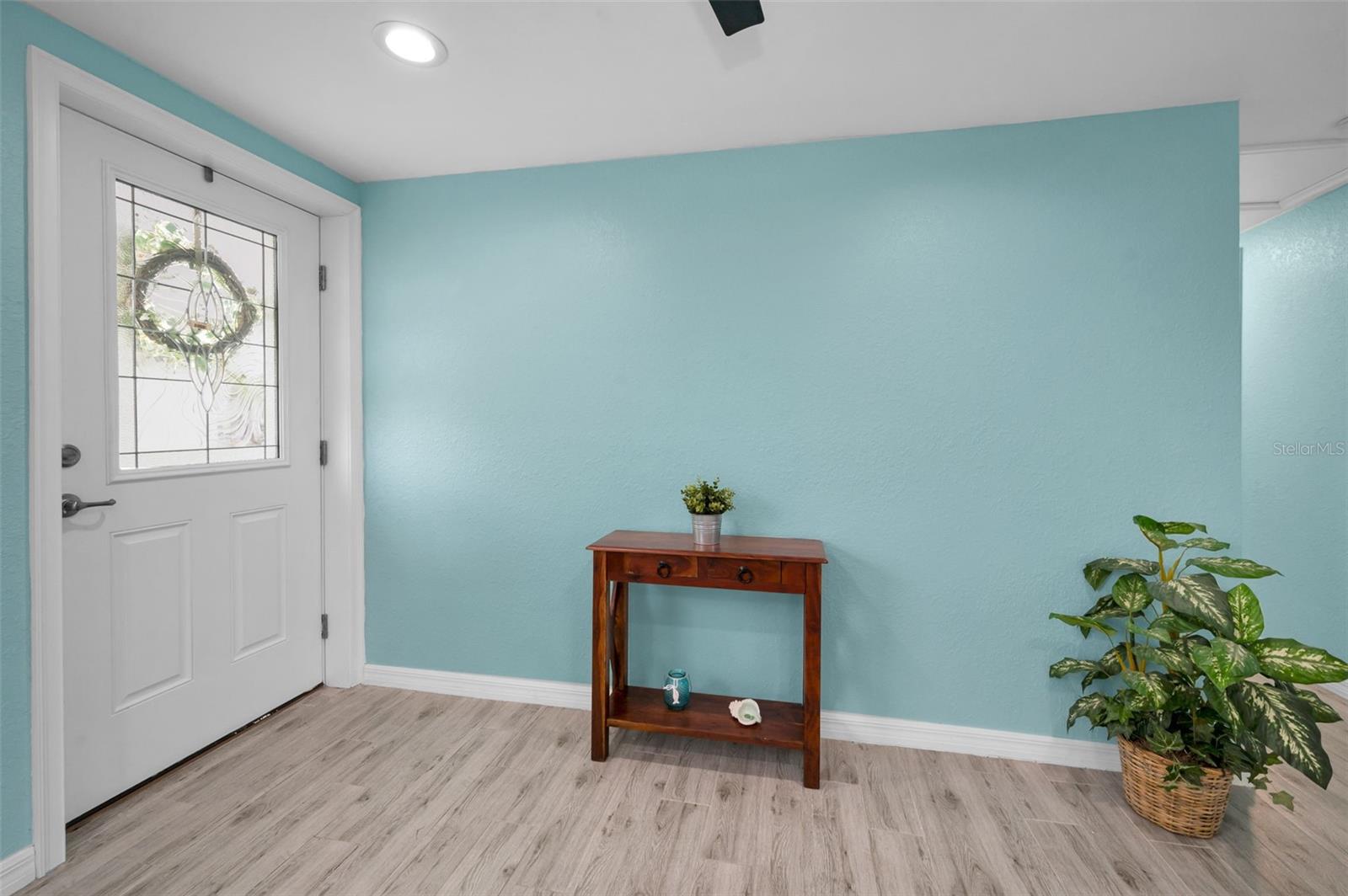Listing photo id 8 for 13232 Carol Drive