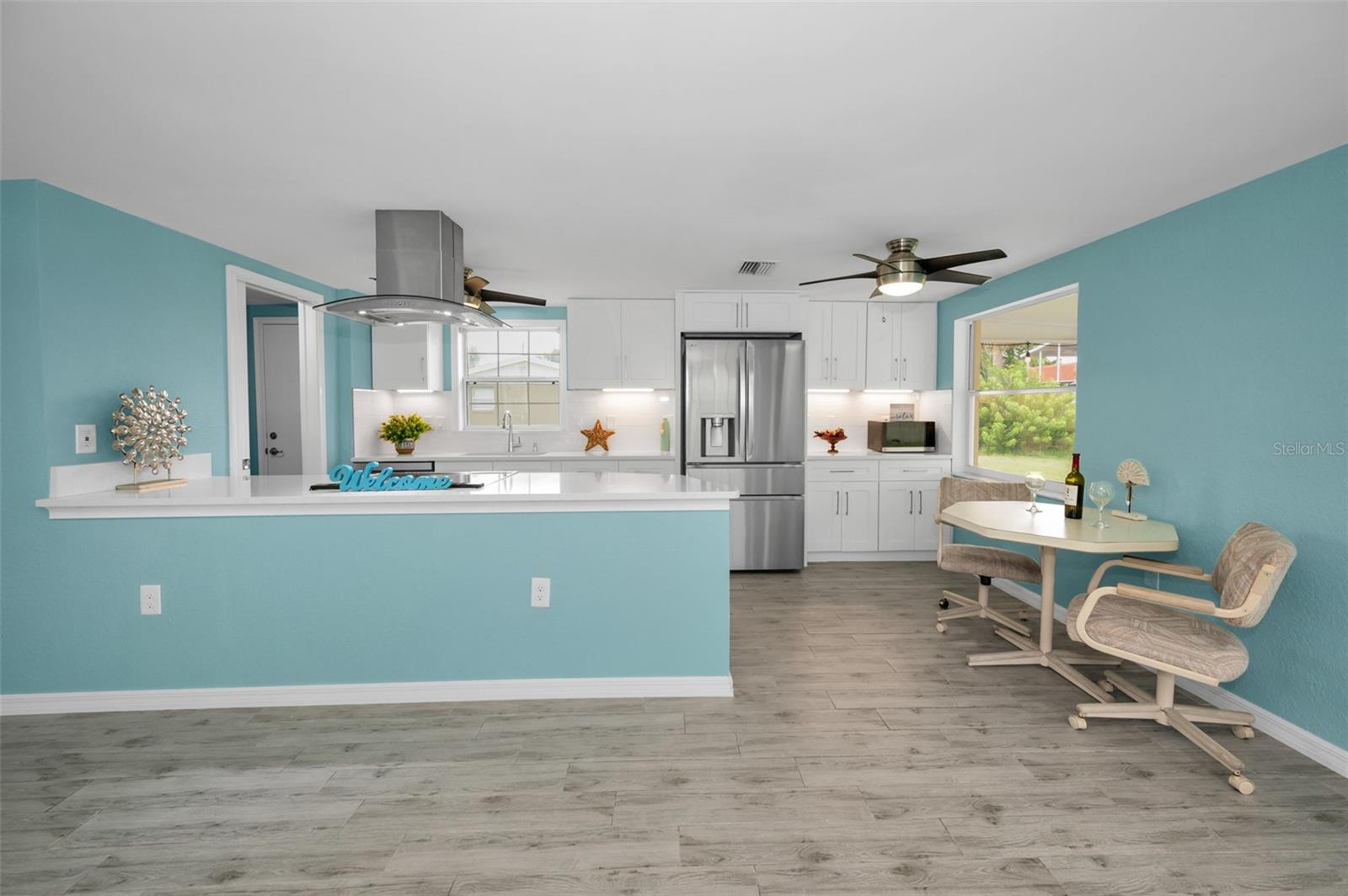Listing photo id 13 for 13232 Carol Drive