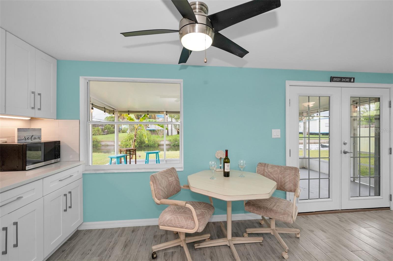 Listing photo id 20 for 13232 Carol Drive