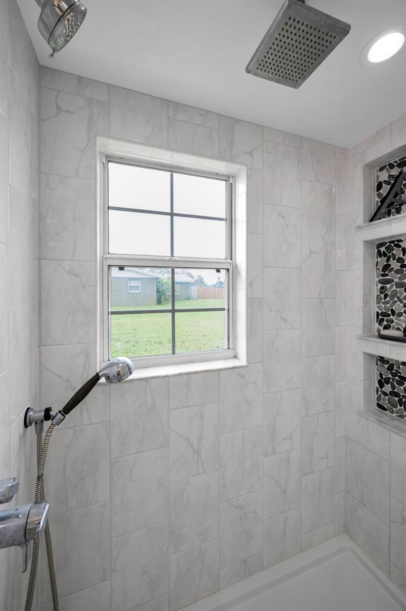 Listing photo id 25 for 13232 Carol Drive