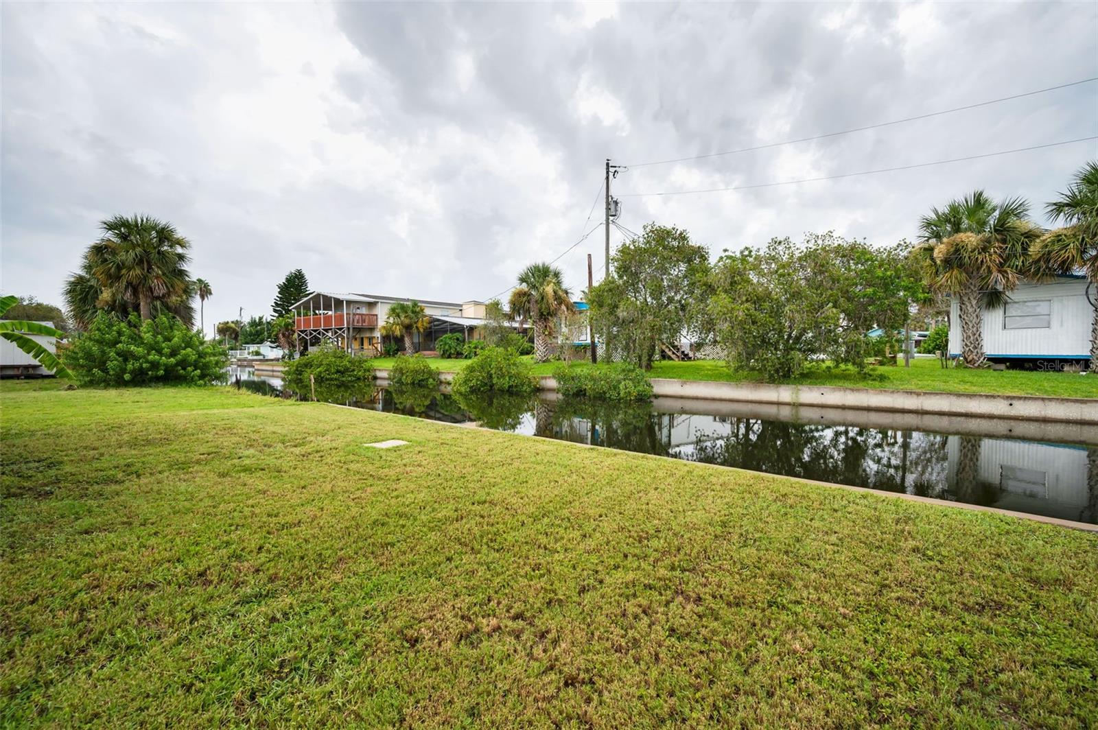 Listing photo id 33 for 13232 Carol Drive