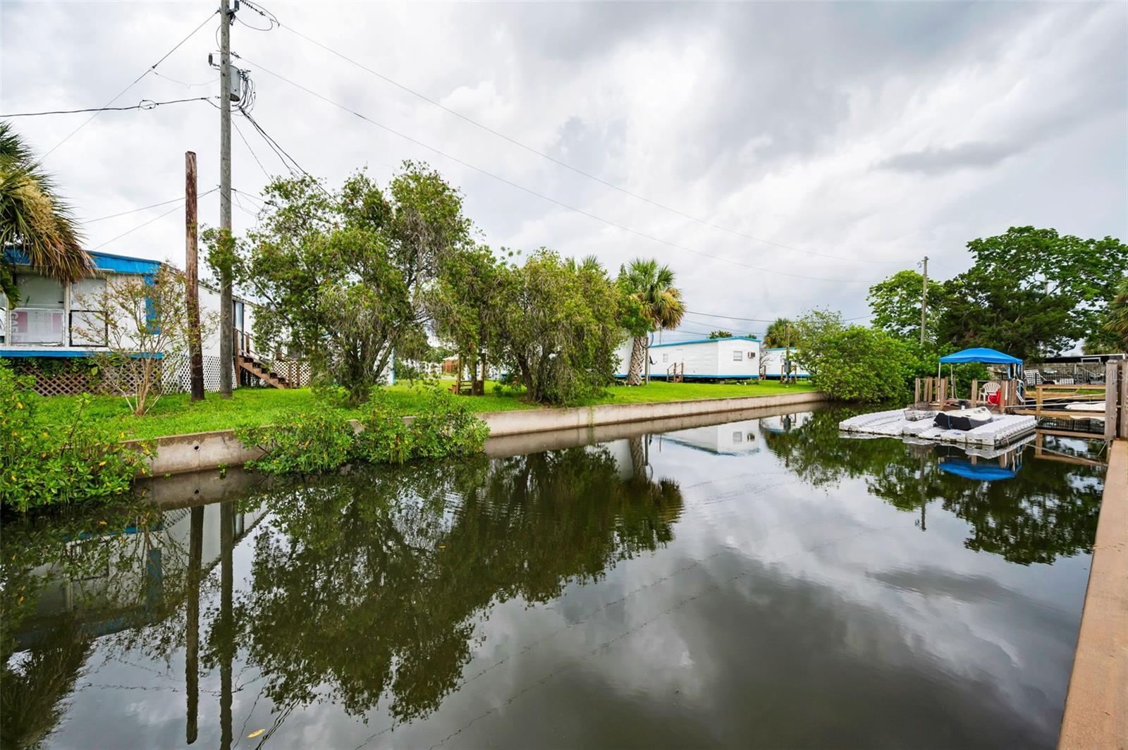 Listing photo id 38 for 13232 Carol Drive