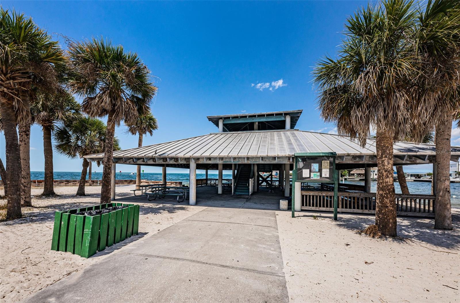 Listing photo id 53 for 13232 Carol Drive