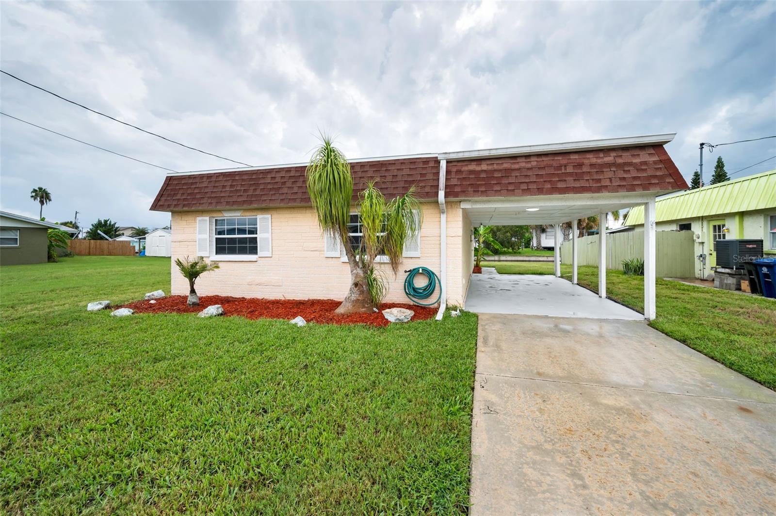Listing photo id 4 for 13232 Carol Drive