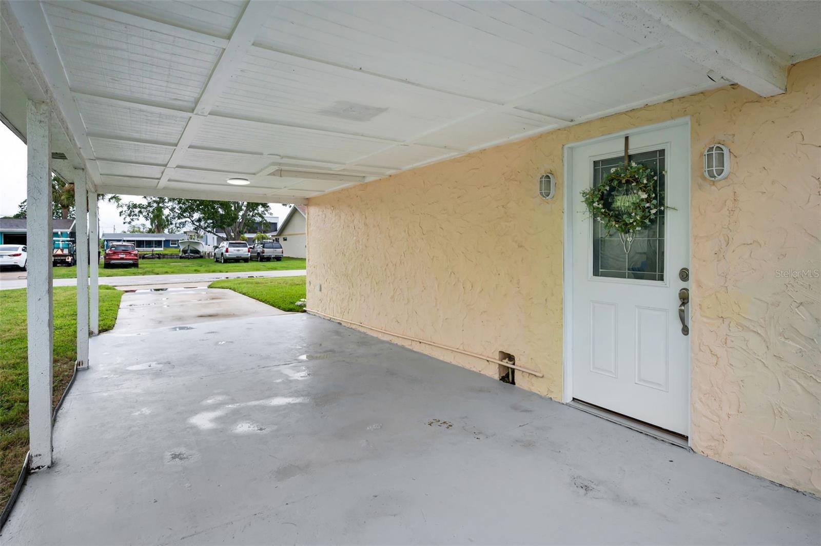 Listing photo id 6 for 13232 Carol Drive