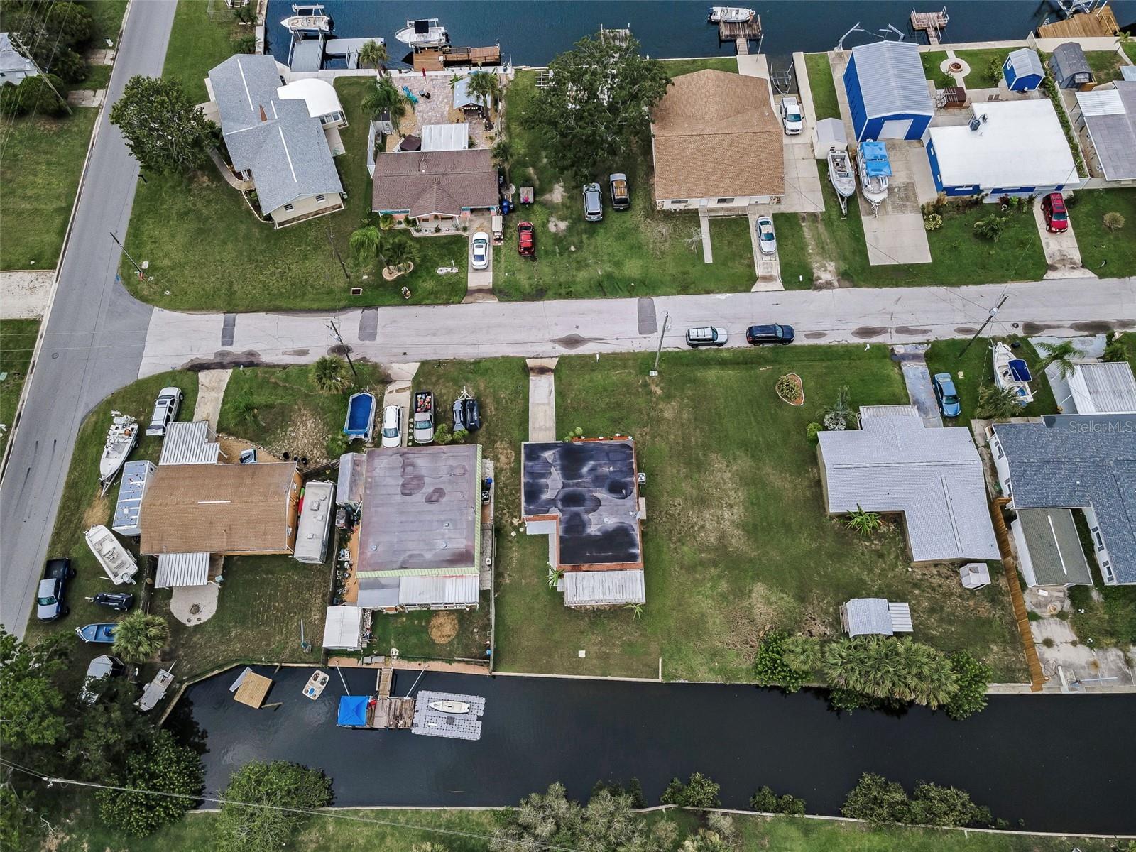Listing photo id 7 for 13232 Carol Drive