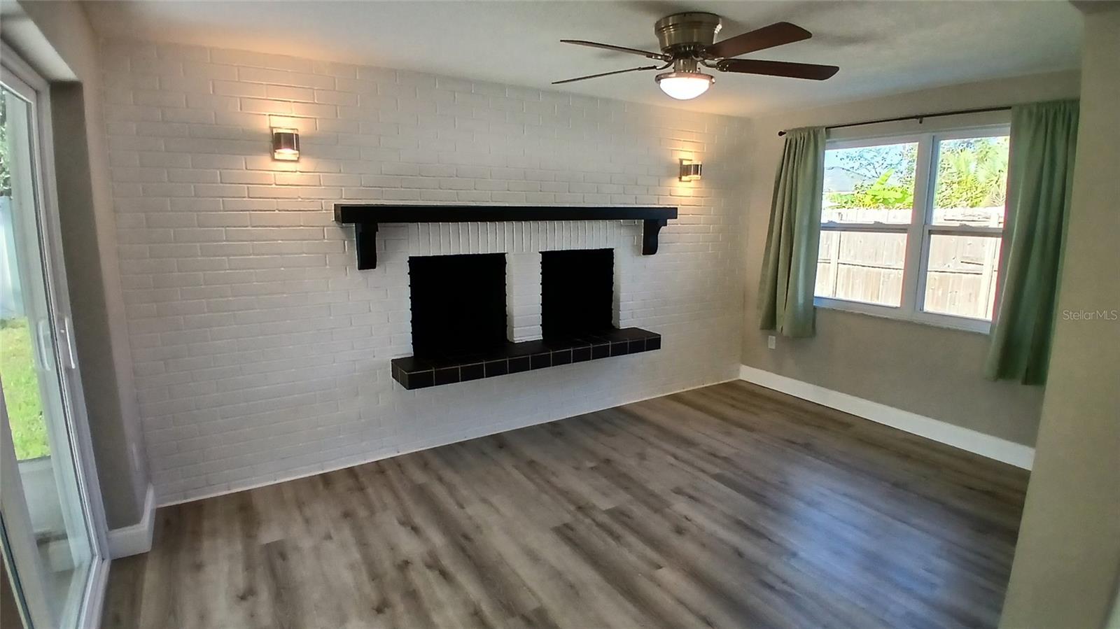 Image 5 of 13 For 3150 Beacon Square Drive
