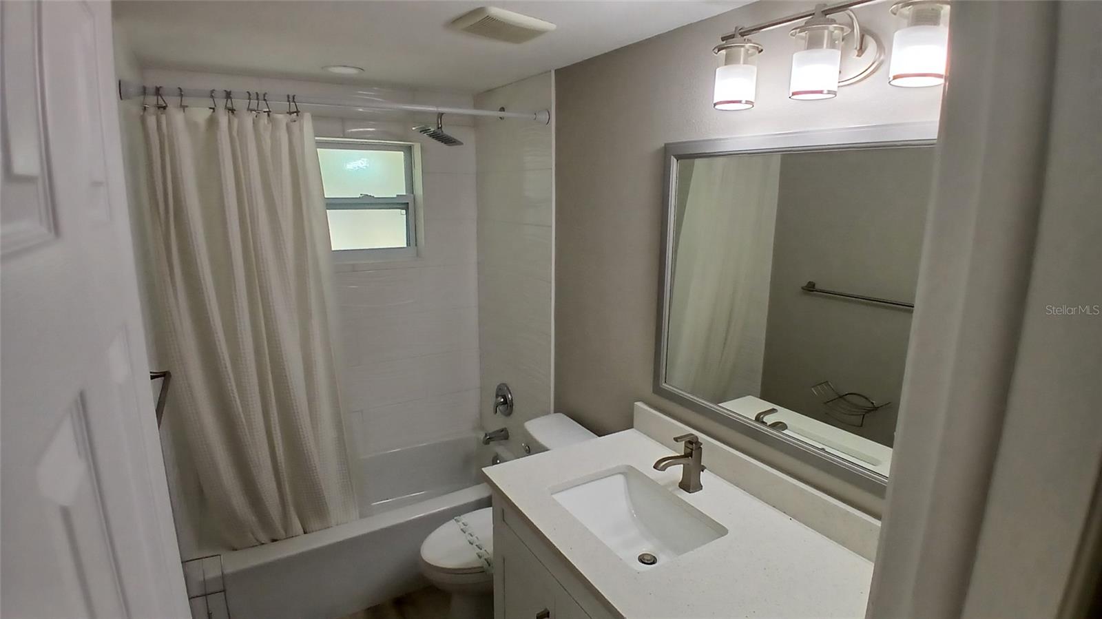 Image 9 of 13 For 3150 Beacon Square Drive