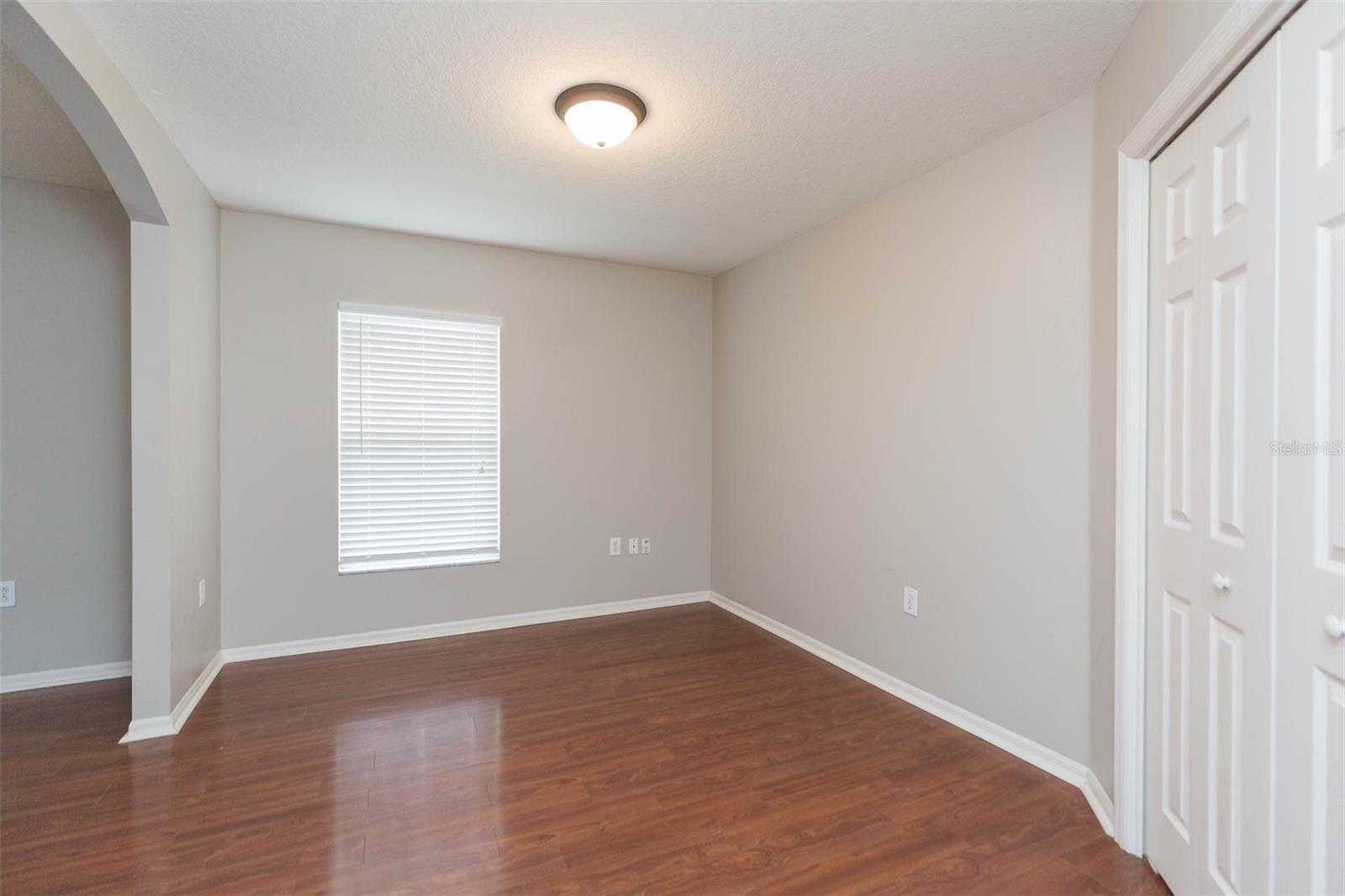 Image 10 of 20 For 4550 Roundview Court