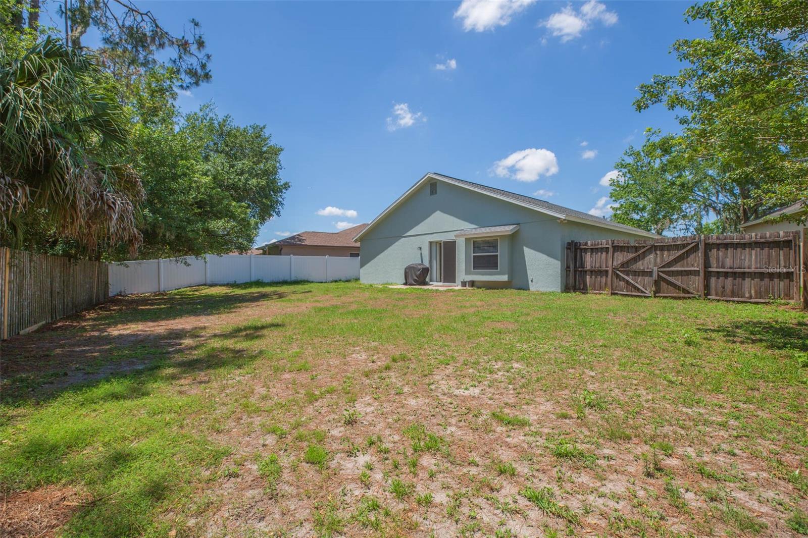 Image 18 of 20 For 4550 Roundview Court