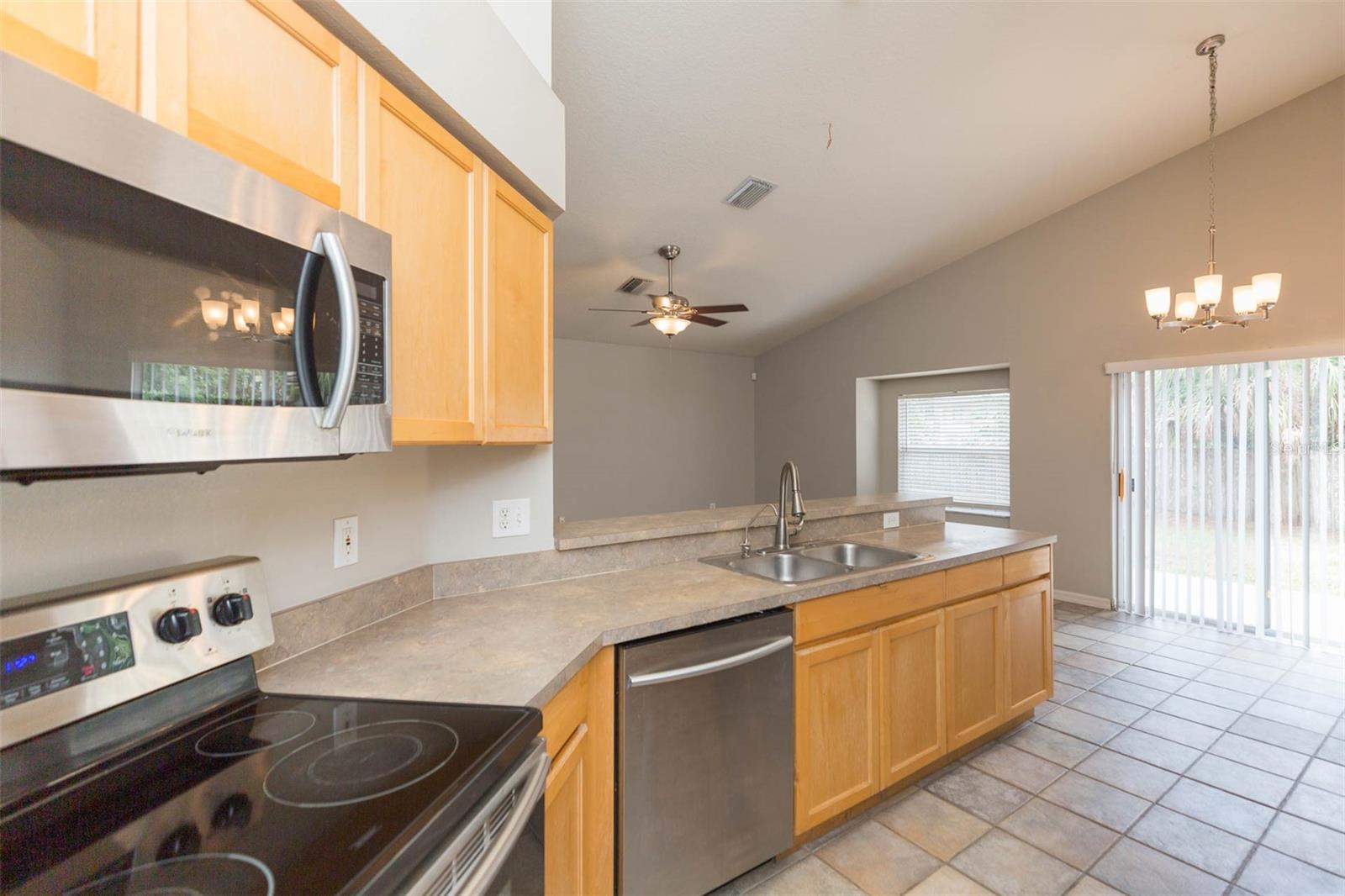 Image 7 of 20 For 4550 Roundview Court