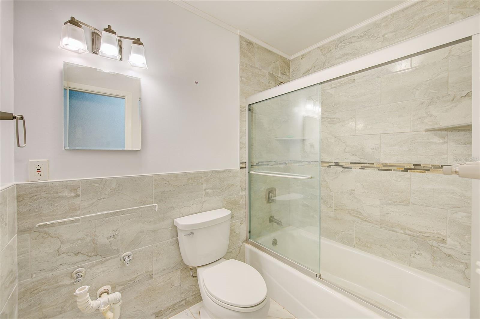 Image 11 of 22 For 3928 Eden Roc Circle
