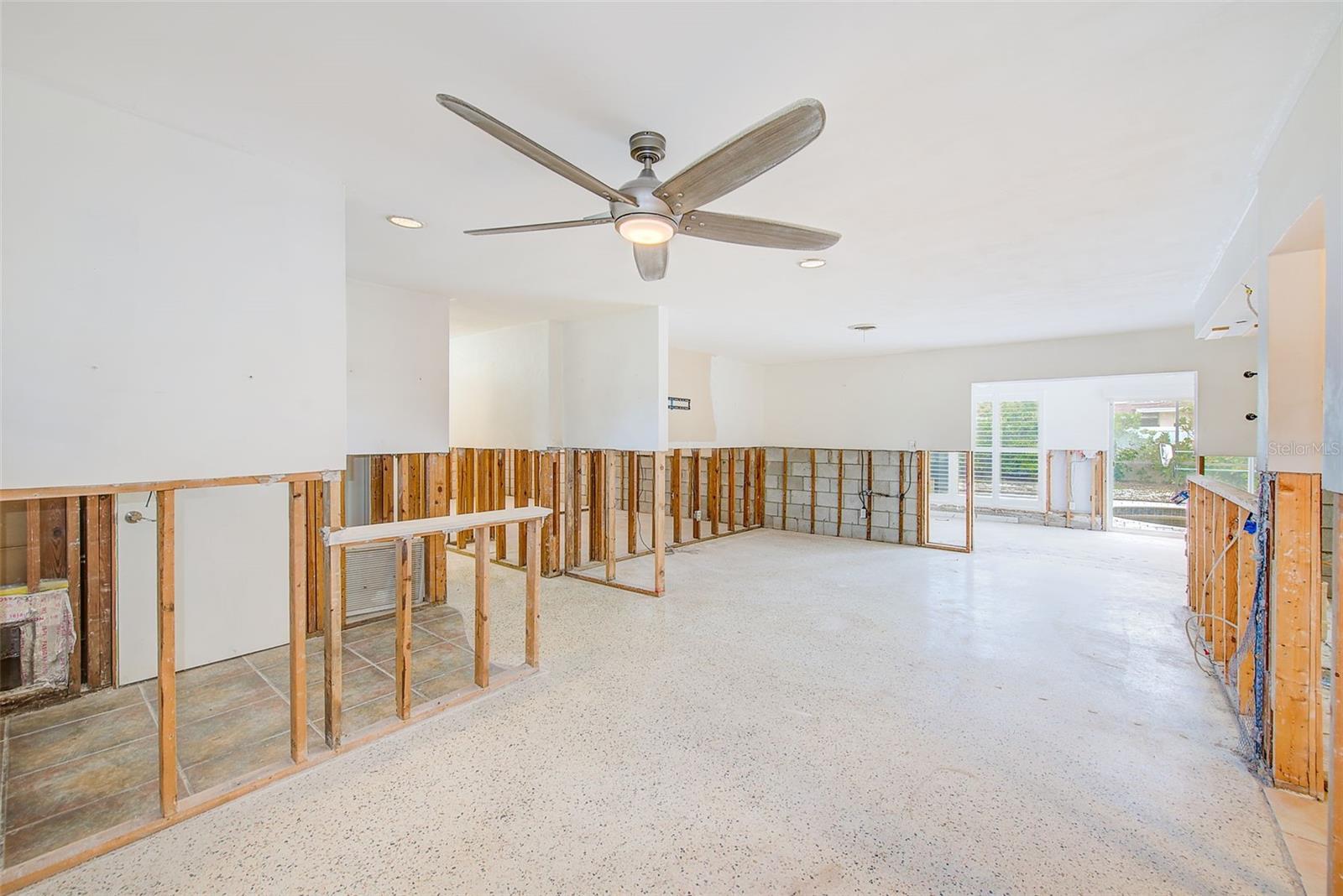 Image 3 of 22 For 3928 Eden Roc Circle