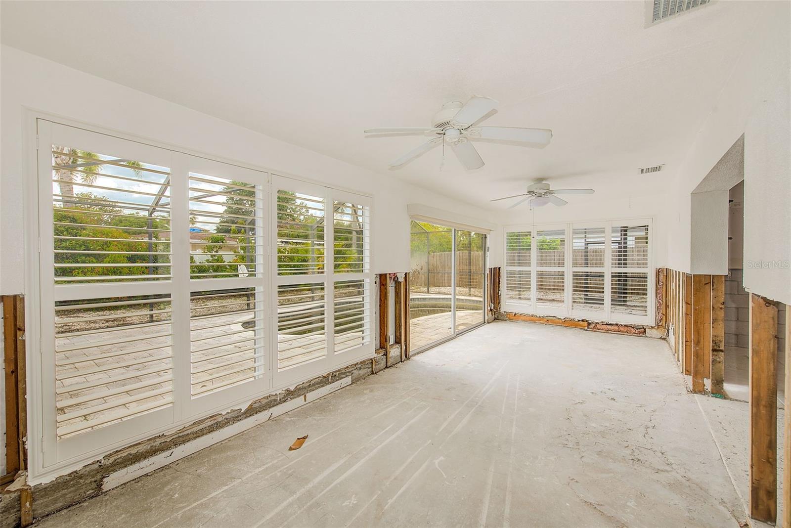 Image 7 of 22 For 3928 Eden Roc Circle