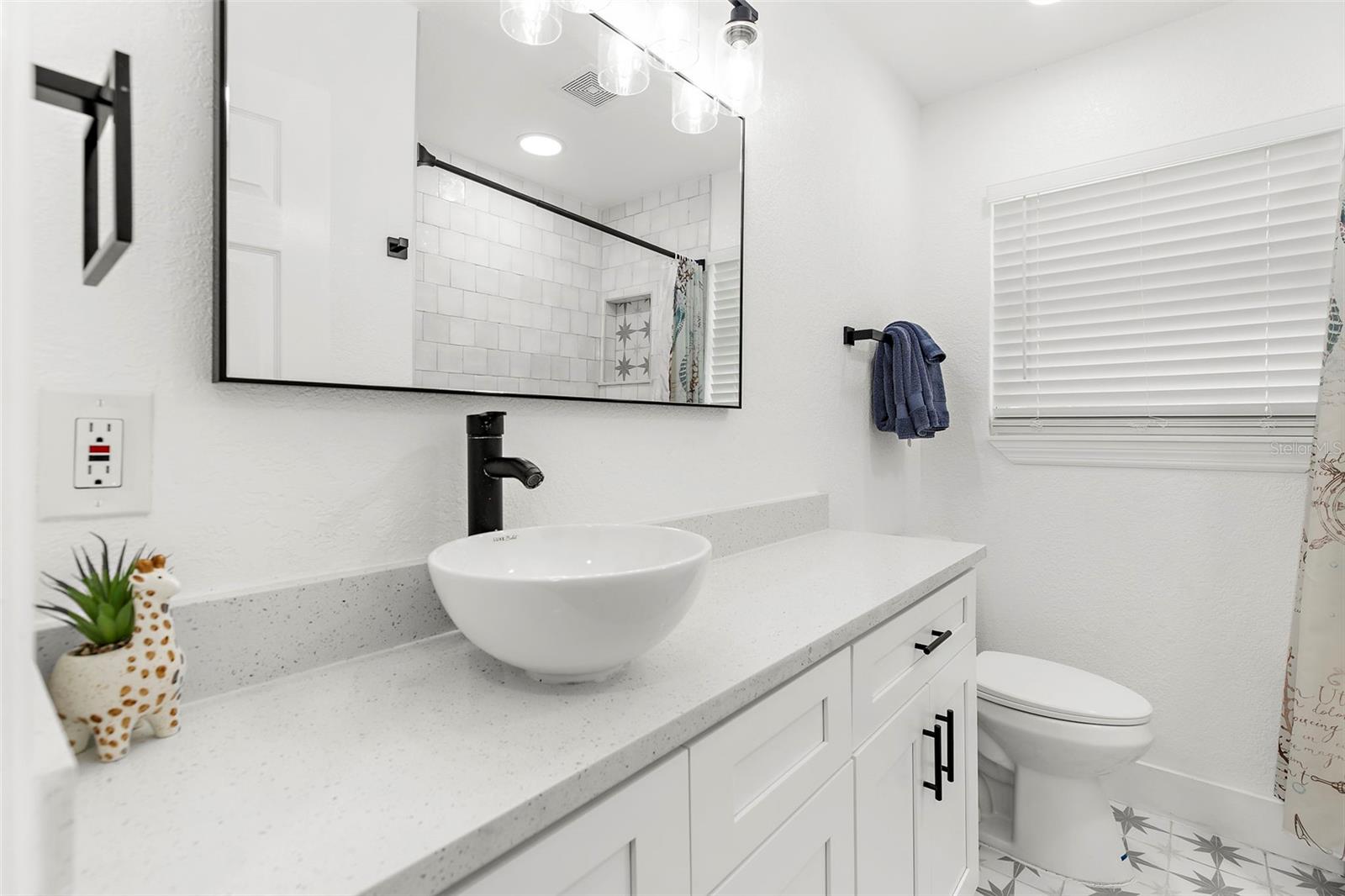 Image 18 of 34 For 1275 Palm Street