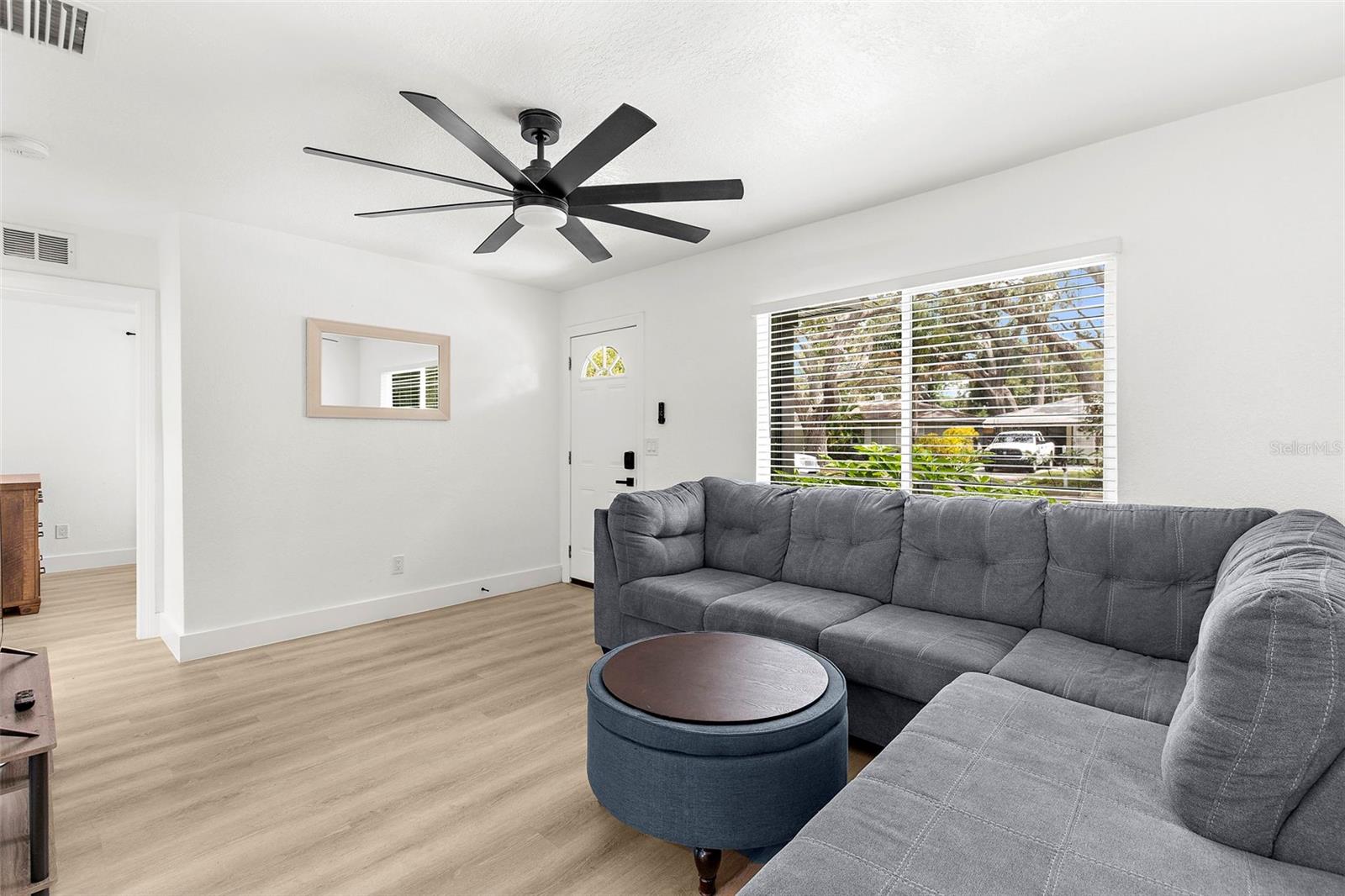 Image 4 of 34 For 1275 Palm Street