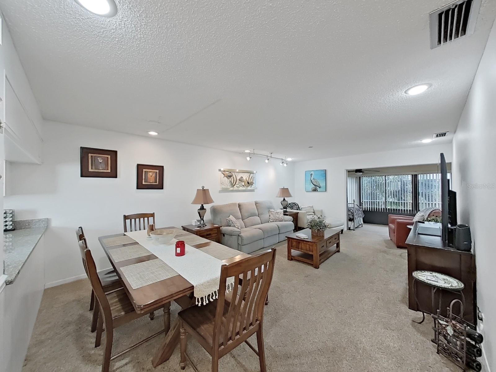 Image 10 of 21 For 215 Valencia Boulevard 213
