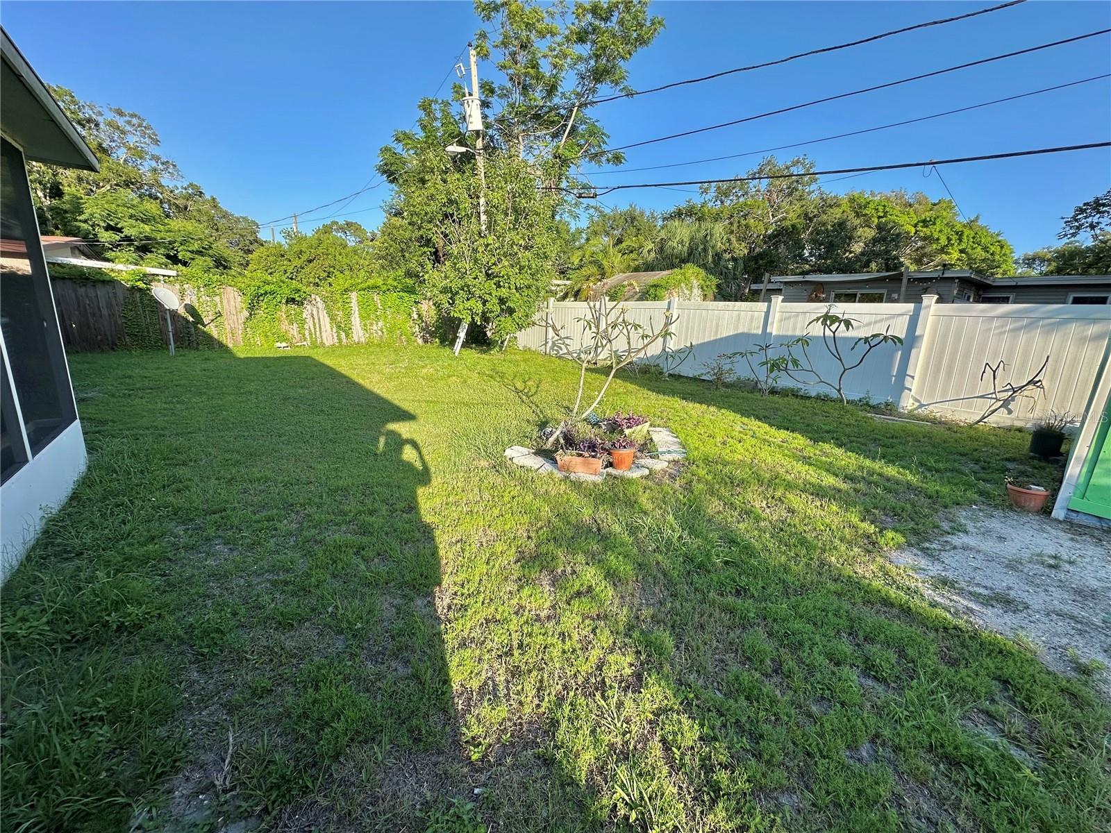 Image 16 of 21 For 1605 Logan Street