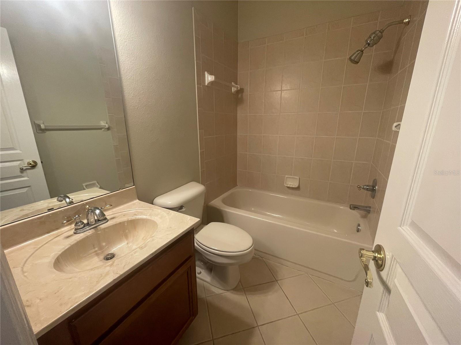 Listing photo id 18 for 405 Islebay Drive
