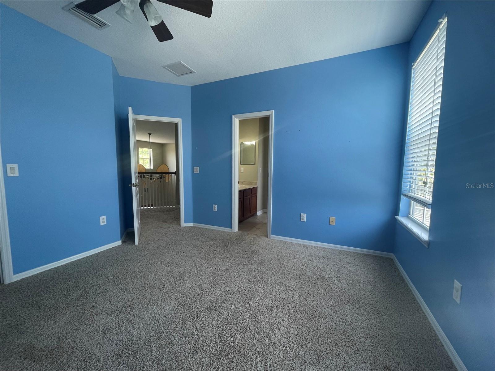 Listing photo id 19 for 405 Islebay Drive