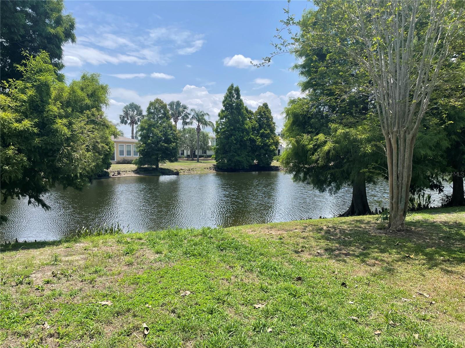 Listing photo id 24 for 405 Islebay Drive