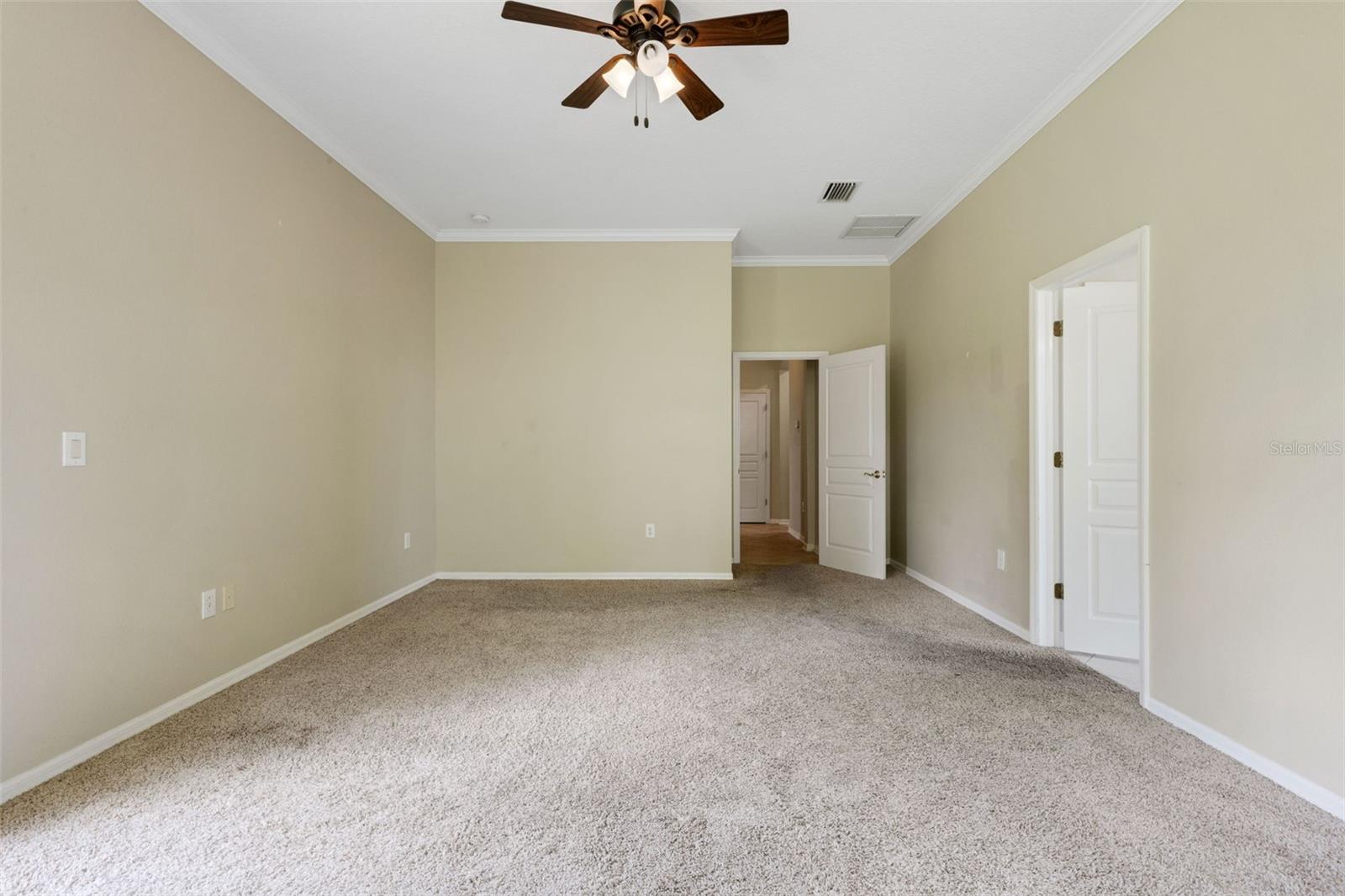 Image 27 of 46 For 405 Islebay Drive