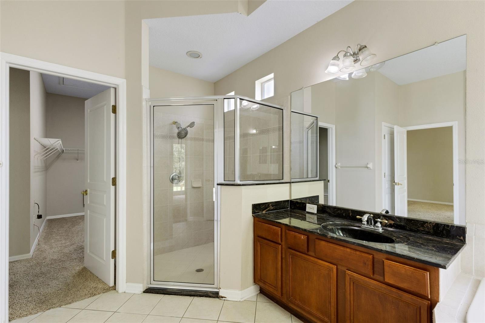 Image 29 of 46 For 405 Islebay Drive