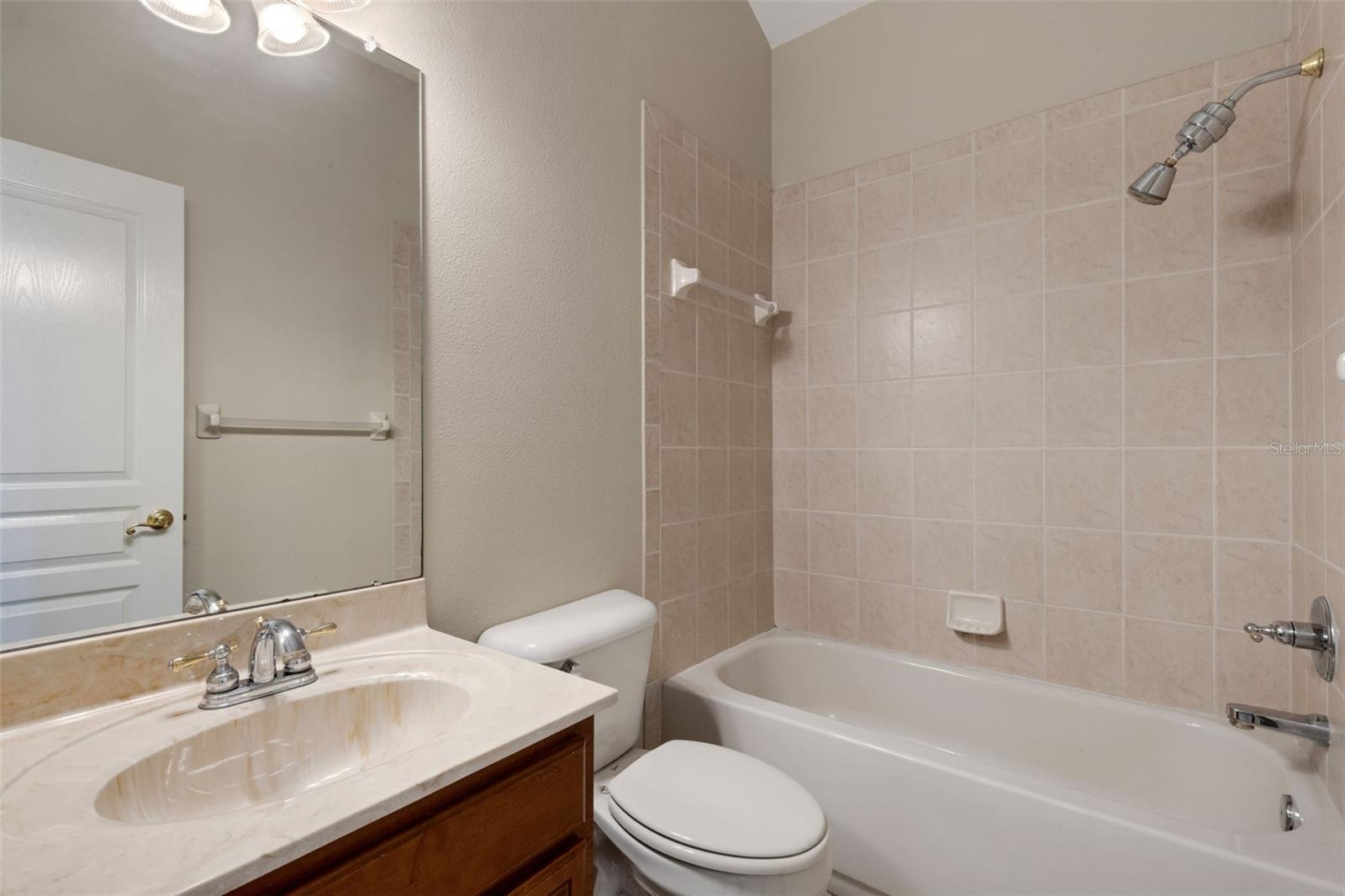 Image 37 of 46 For 405 Islebay Drive