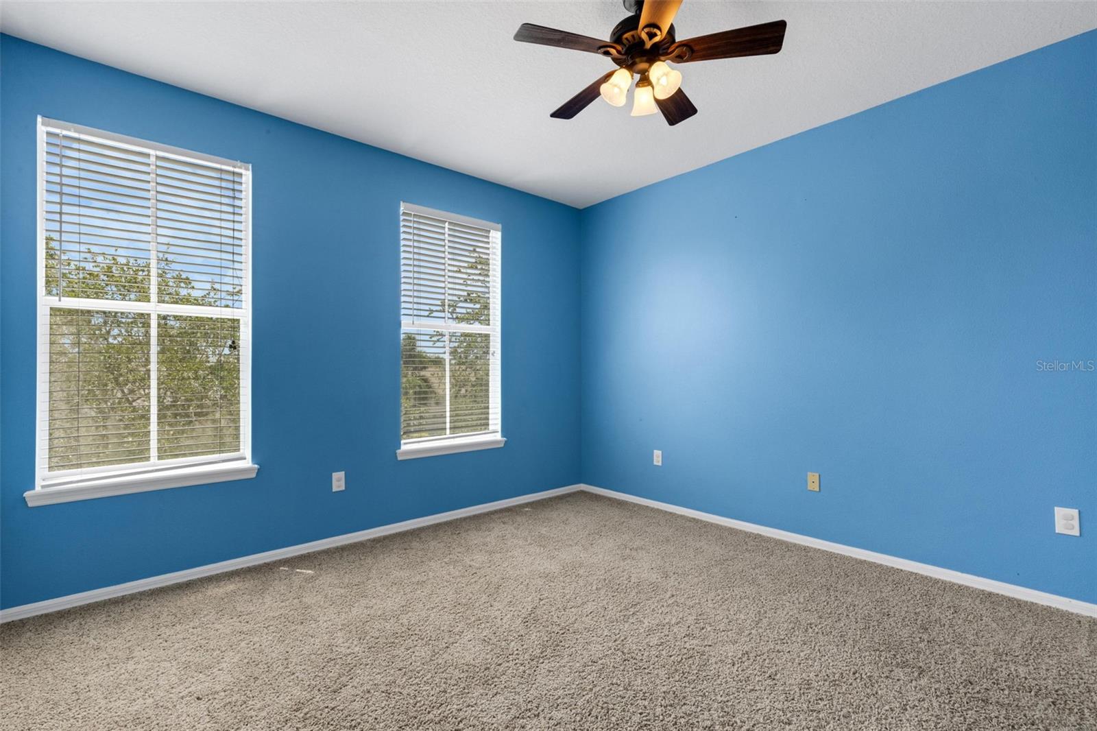 Image 38 of 46 For 405 Islebay Drive