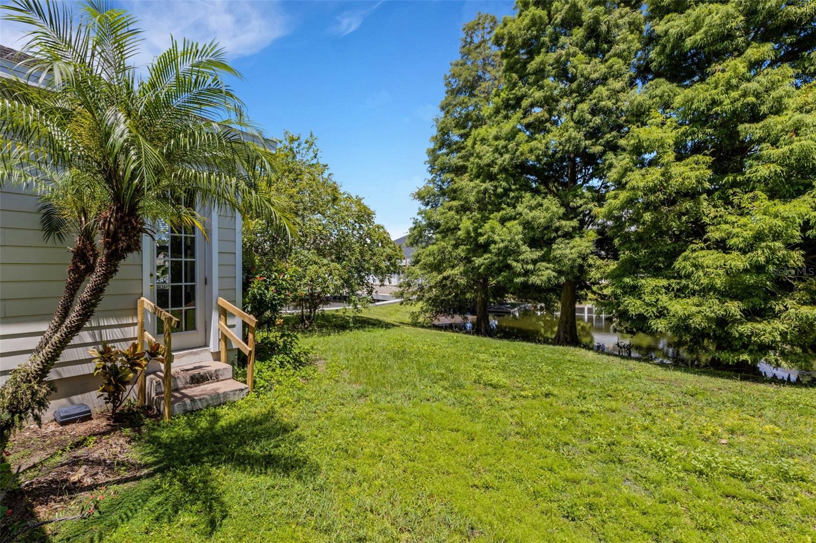 Image 43 of 46 For 405 Islebay Drive