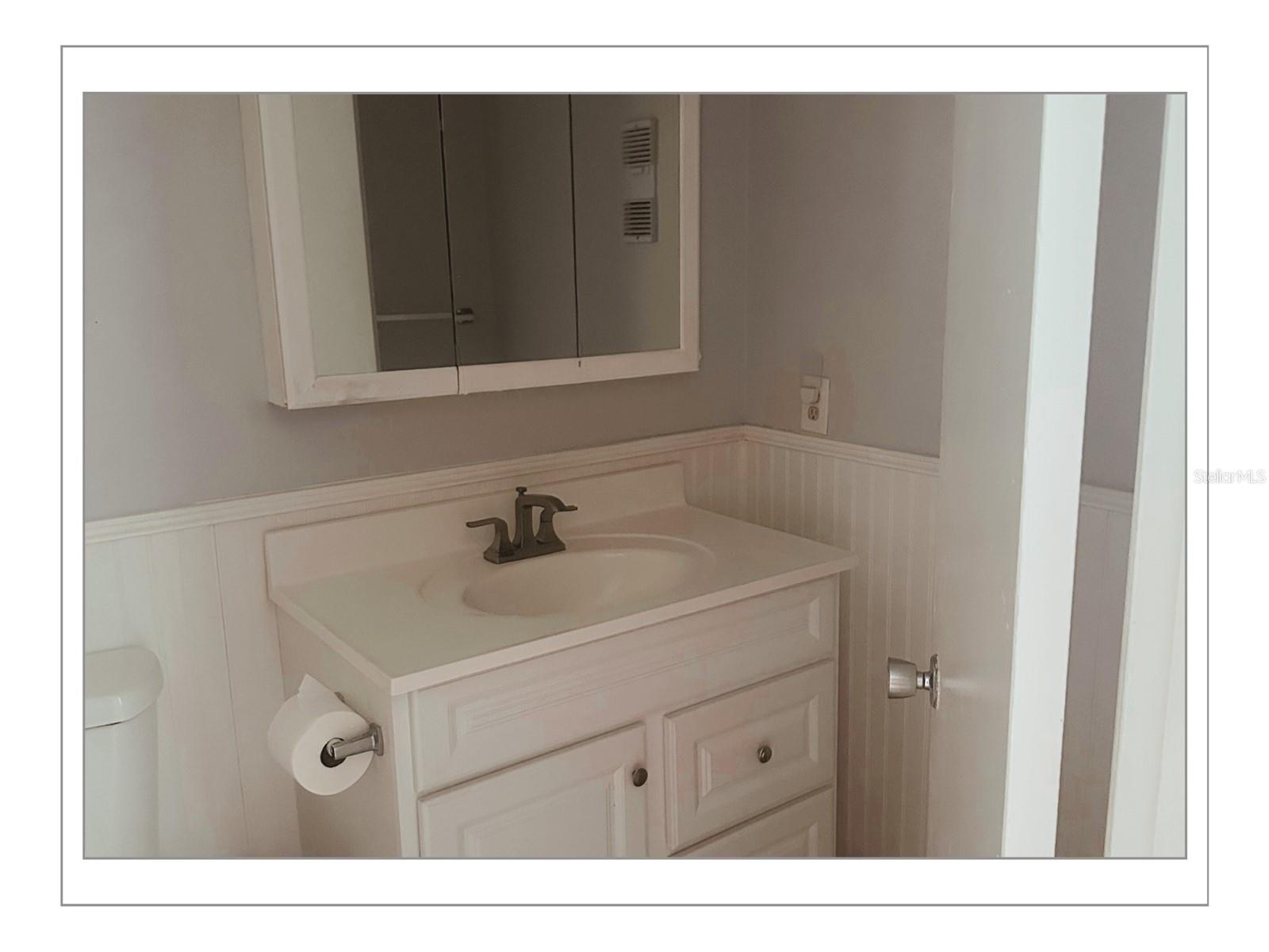 Image 7 of 11 For 5541 Bay Boulevard 310