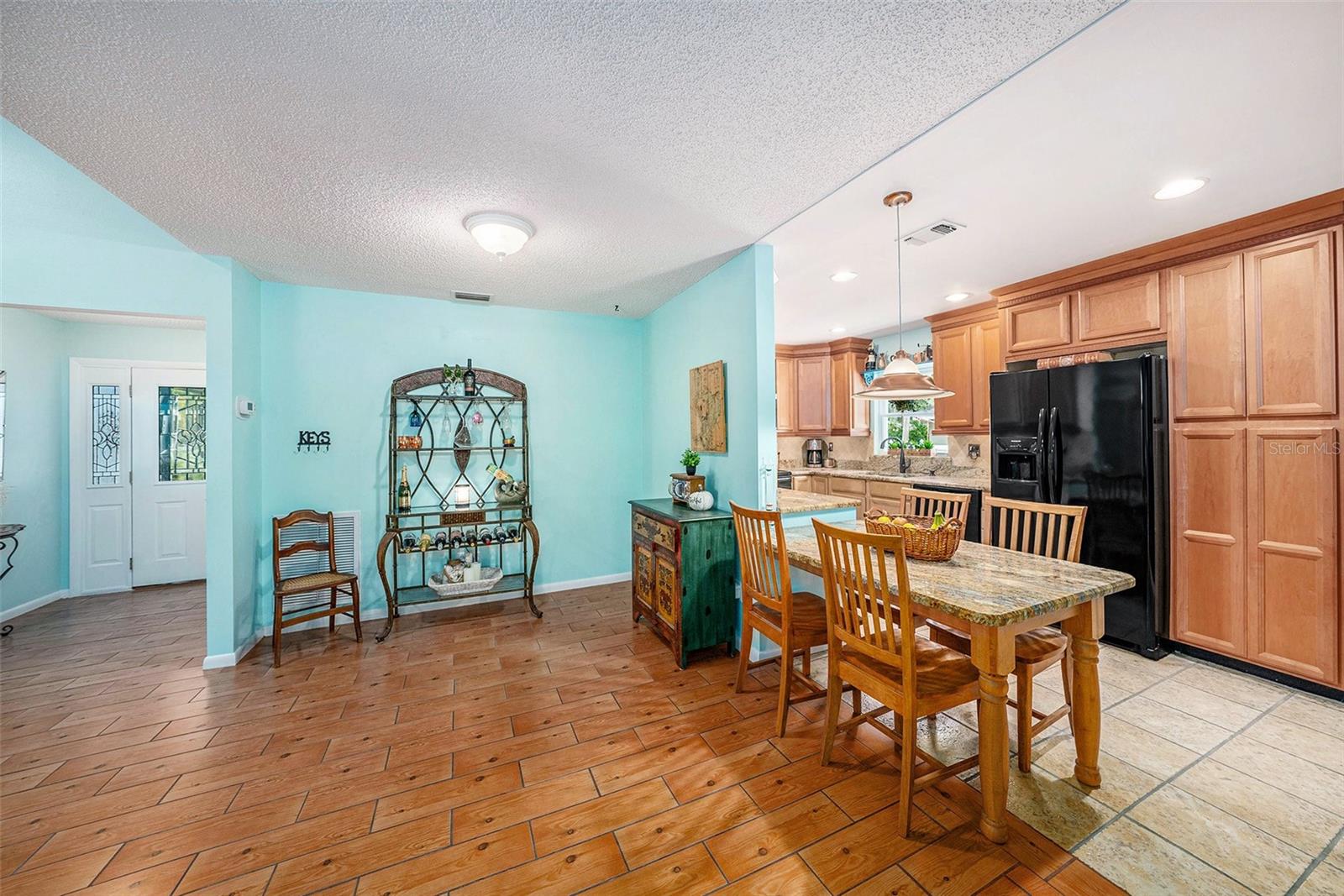 Listing photo id 9 for 19 Harbor Oaks Circle