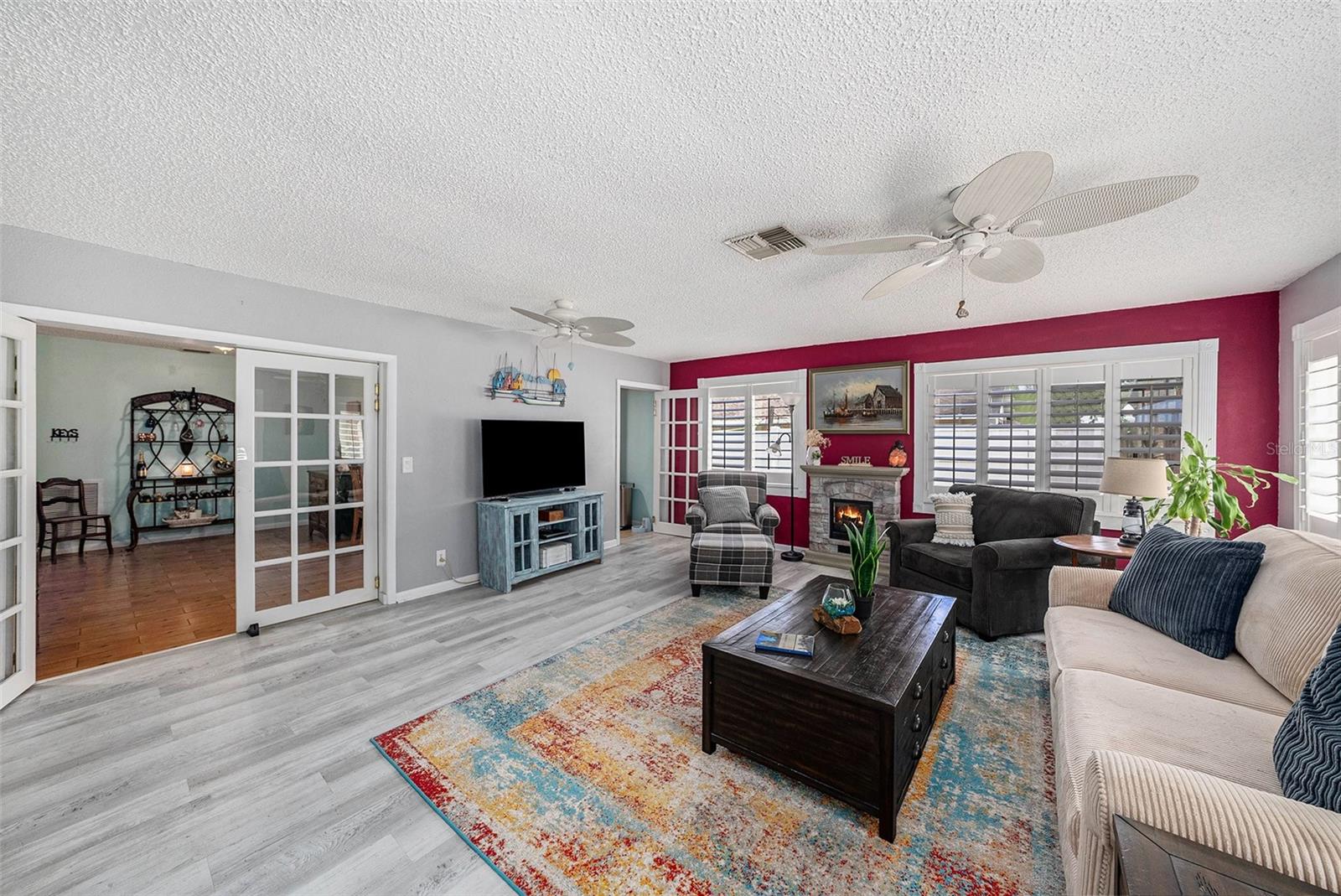 Listing photo id 13 for 19 Harbor Oaks Circle