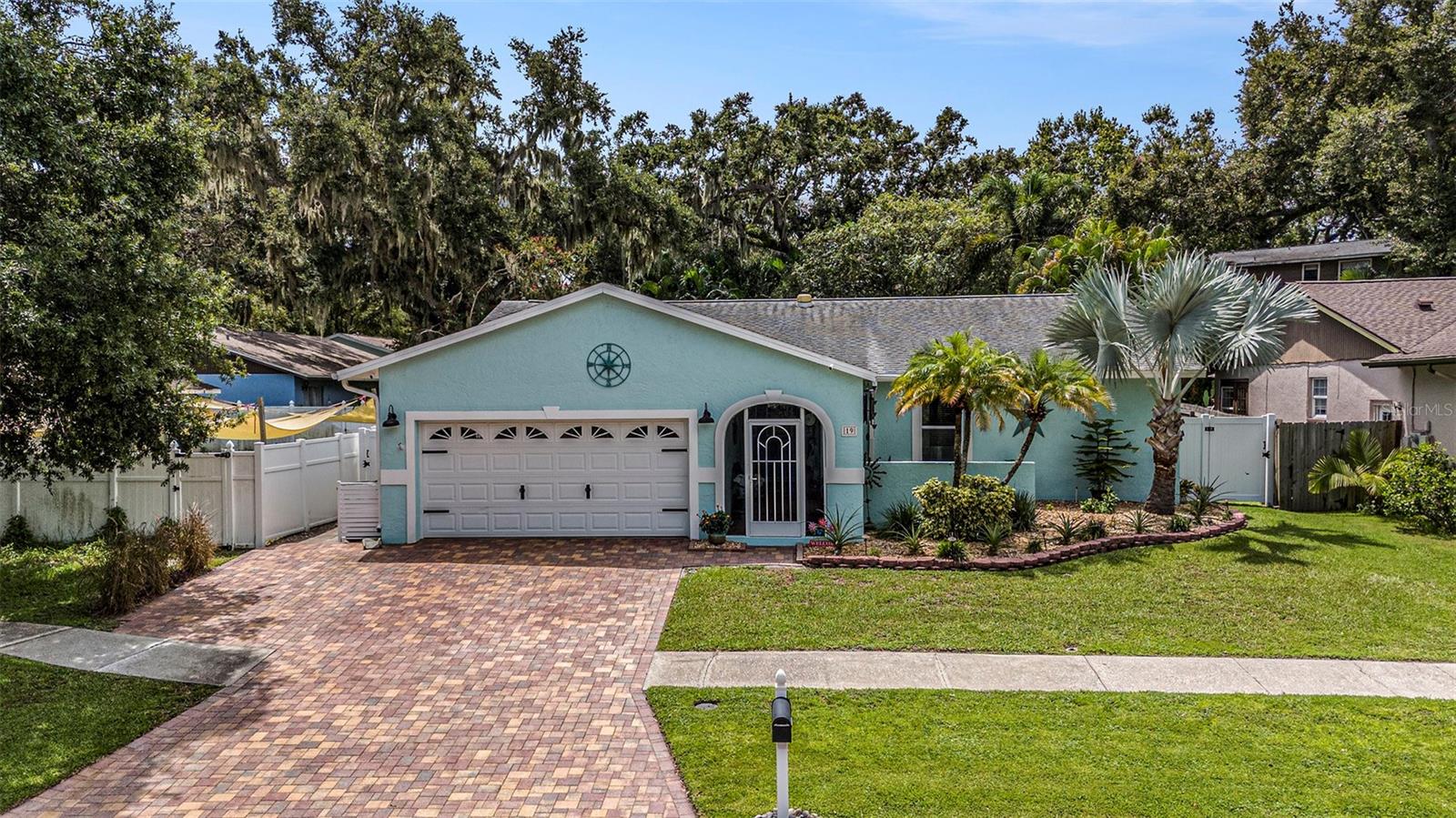 Listing photo id 1 for 19 Harbor Oaks Circle