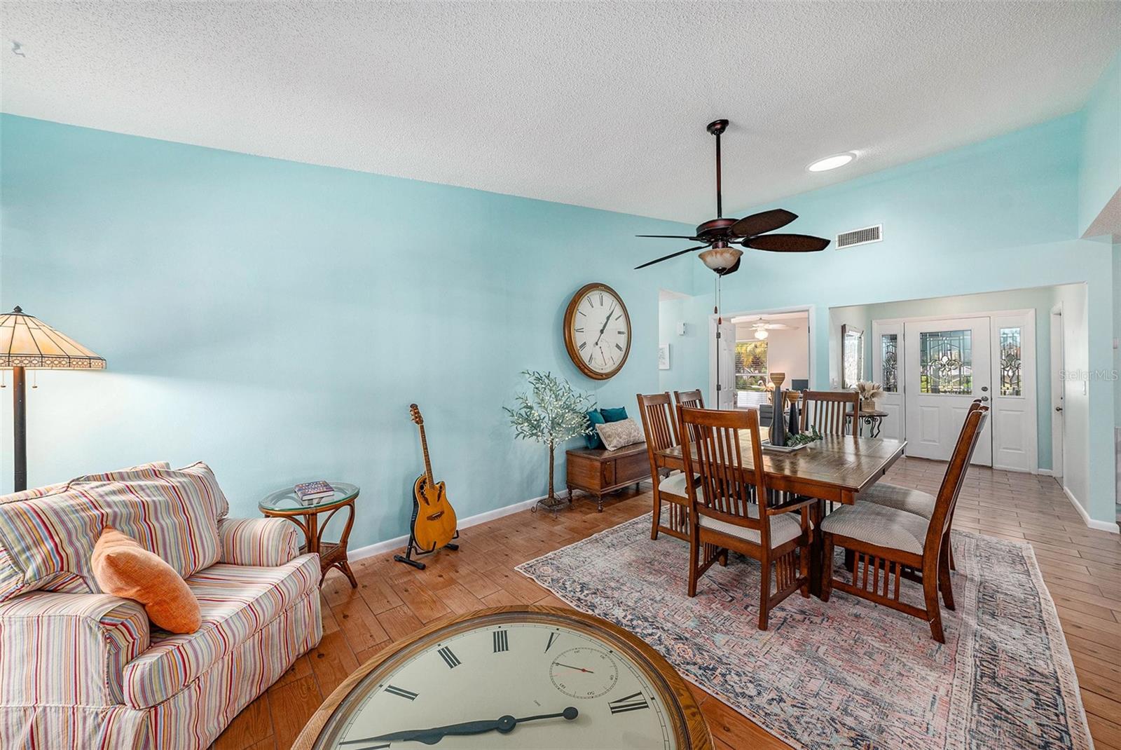 Listing photo id 4 for 19 Harbor Oaks Circle