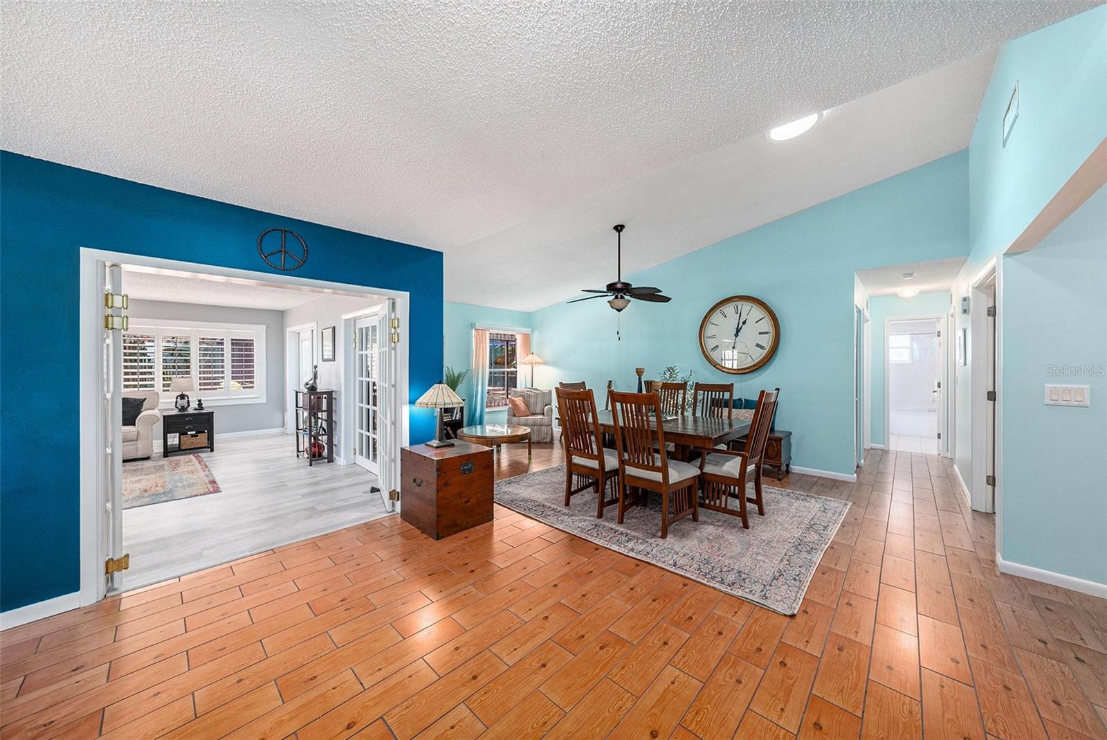 Listing photo id 7 for 19 Harbor Oaks Circle