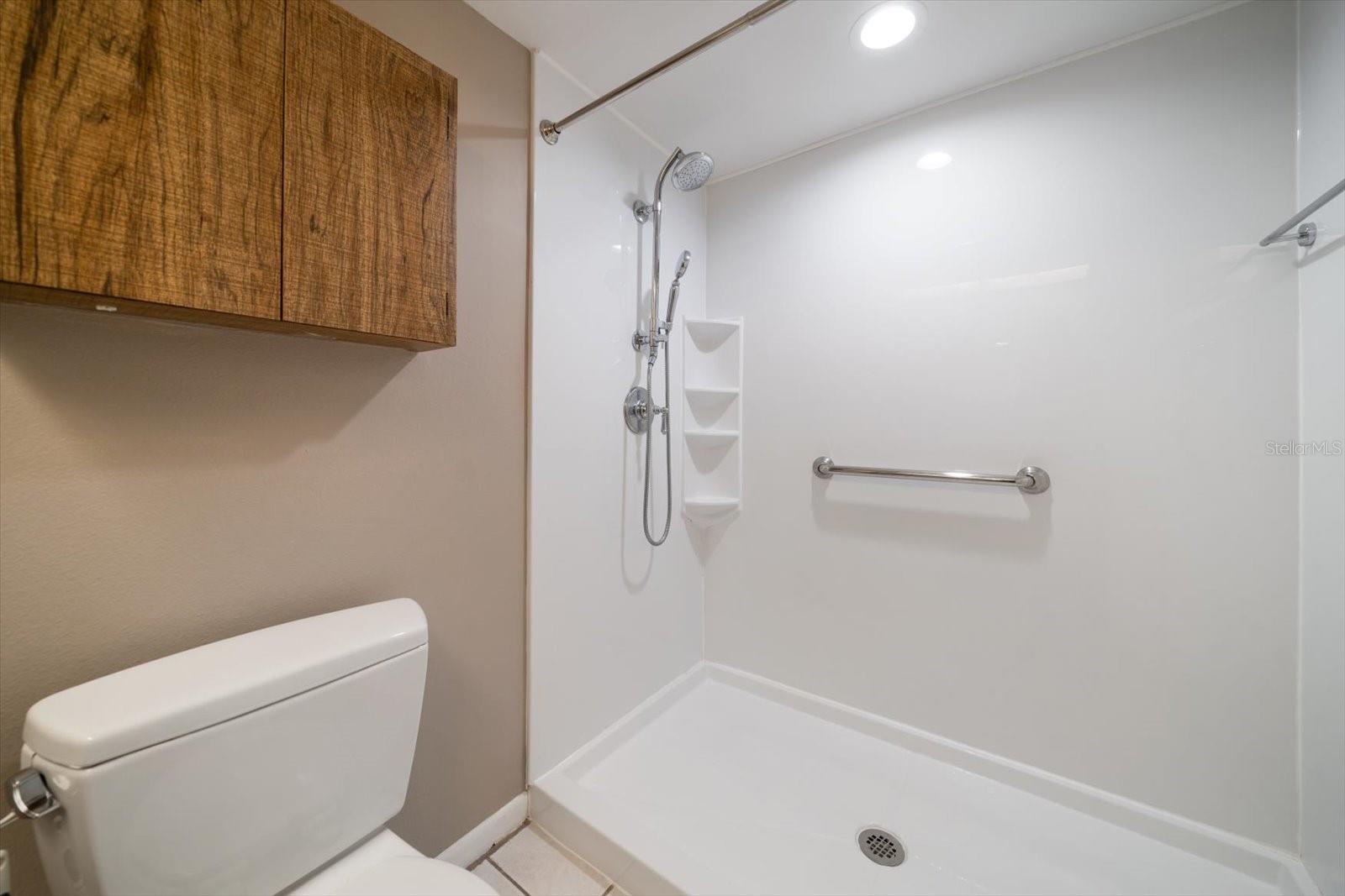 Image 17 of 37 For 6530 68th Street N