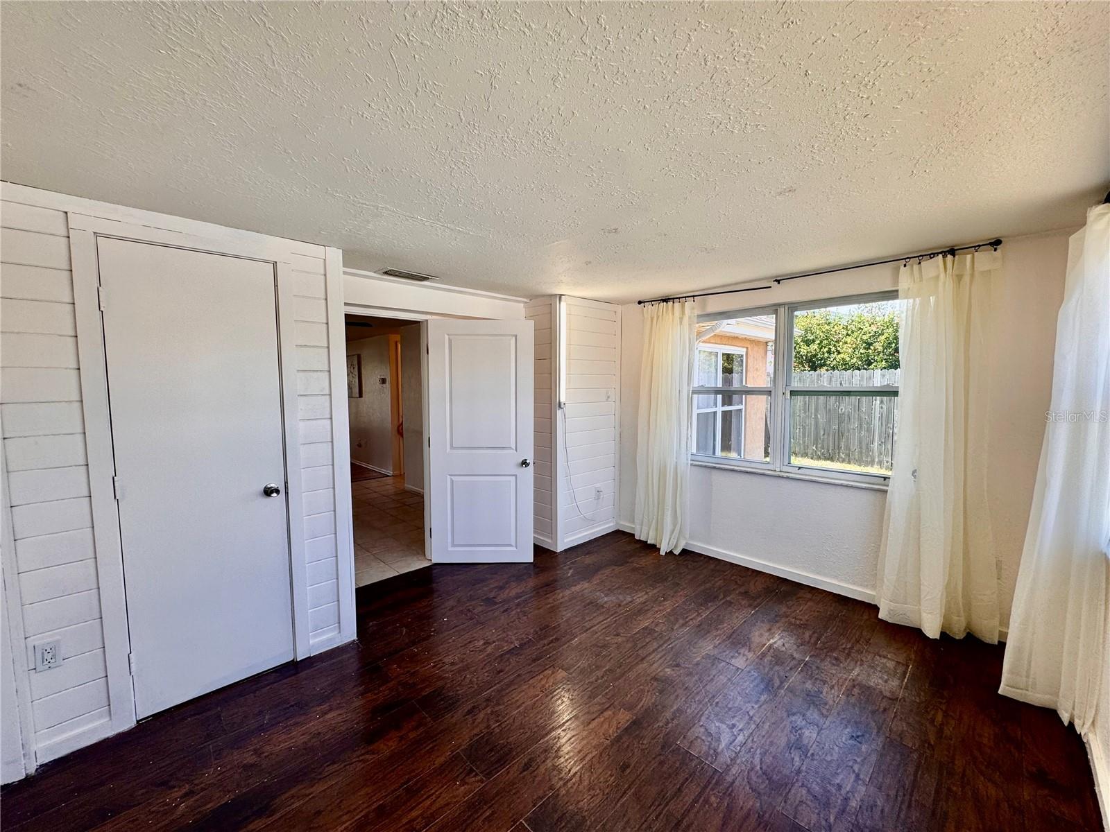 Image 16 of 27 For 3902 Glissade Drive